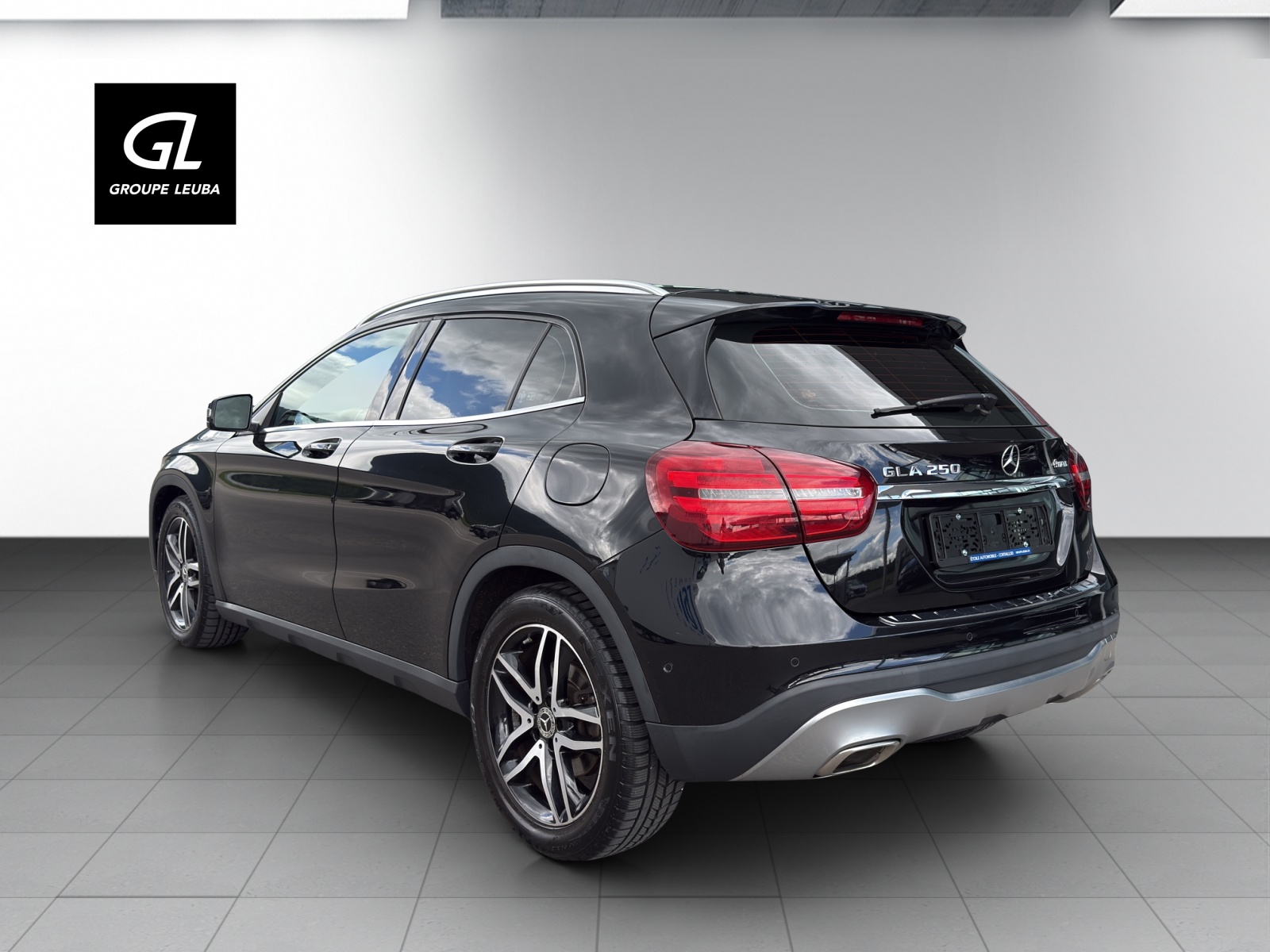 MERCEDES-BENZ GLA 250 Urban 4Matic-image-1