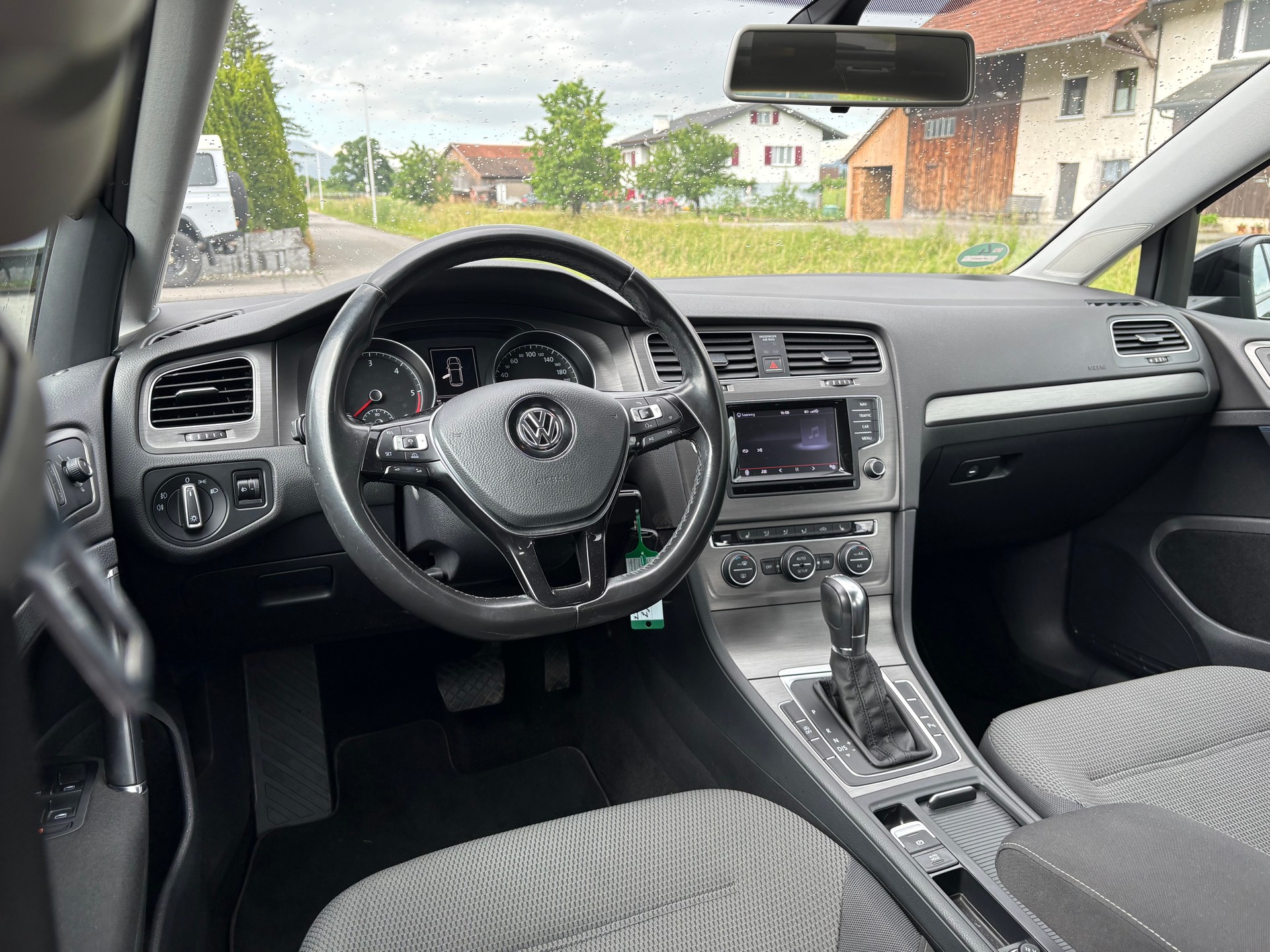 VW Golf 1.6 TDI Trendline DSG-image-6