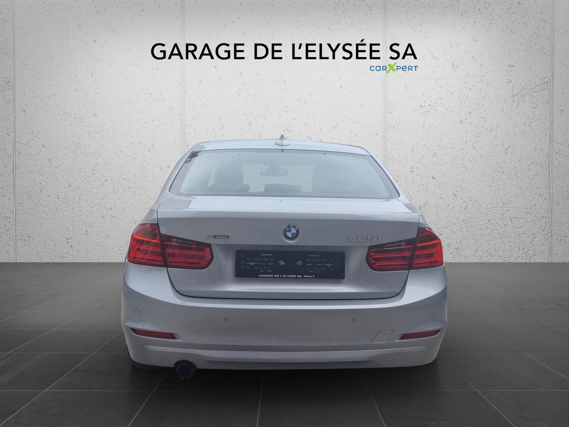 BMW 320i xDrive Steptronic-image-5