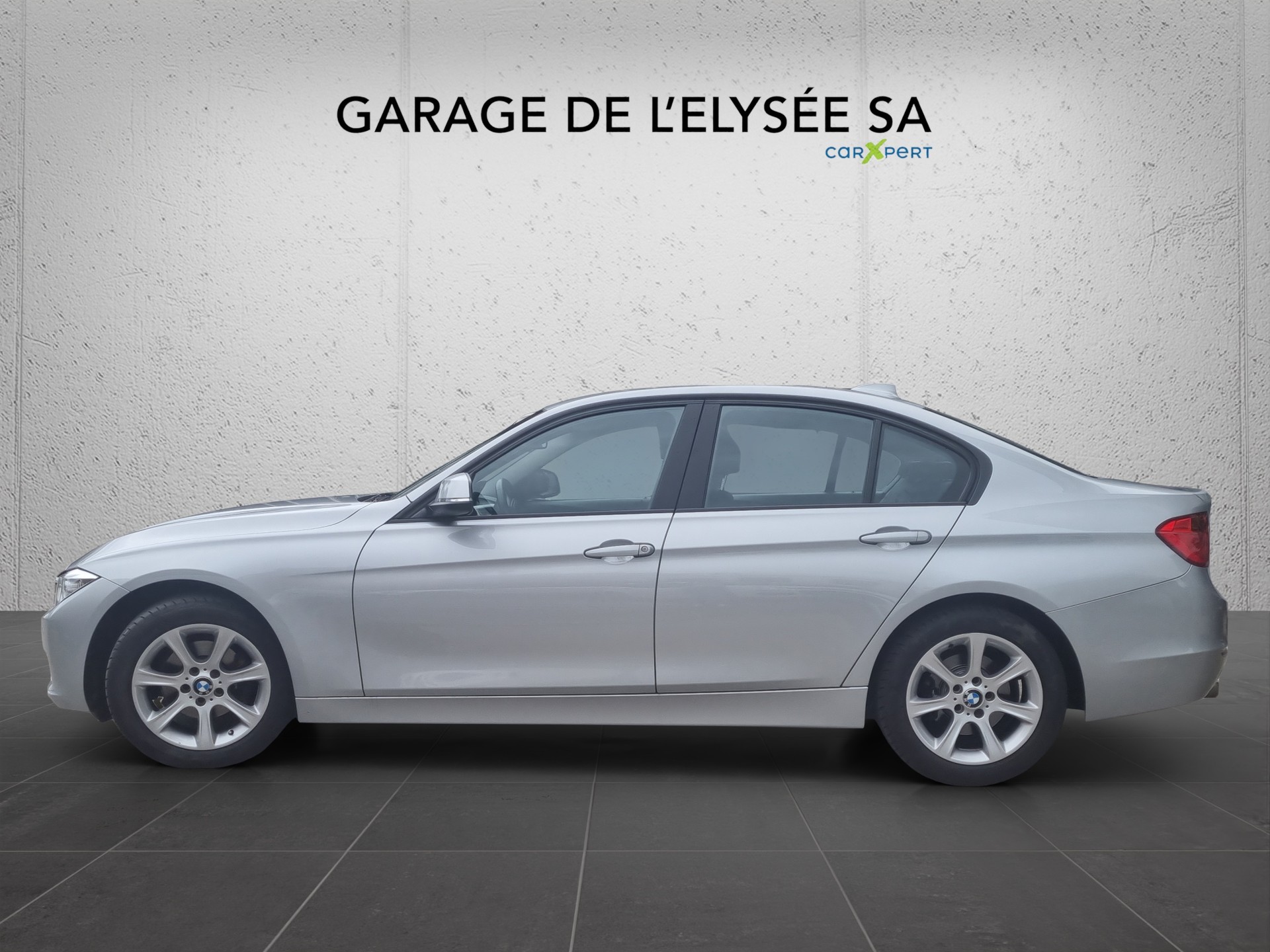 BMW 320i xDrive Steptronic-image-3