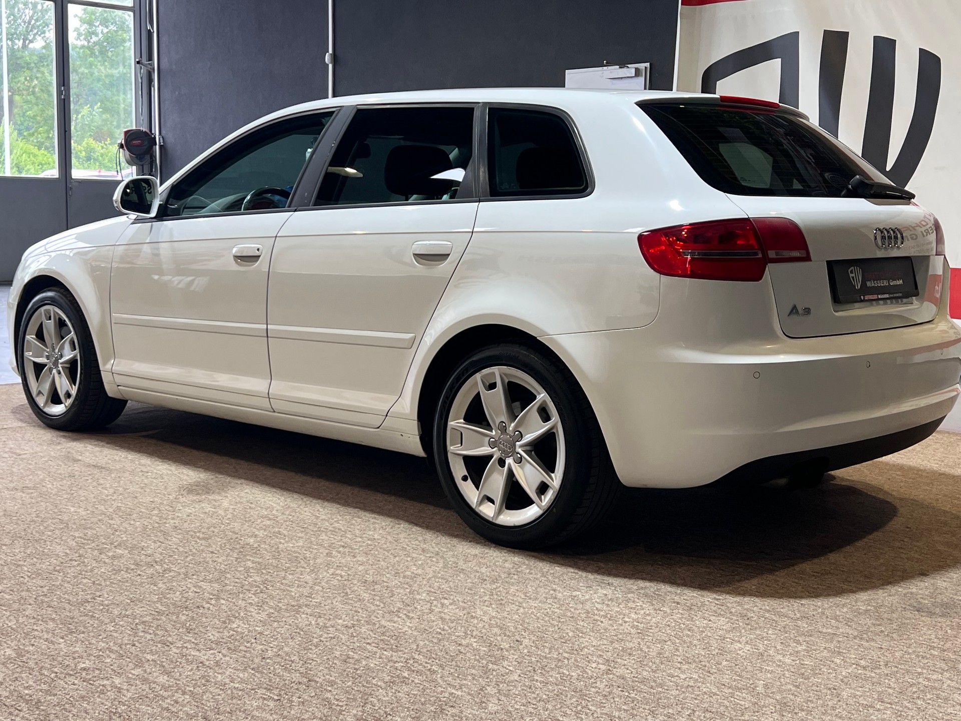 AUDI A3 Sportback 1.4 TFSI Ambiente-image-4