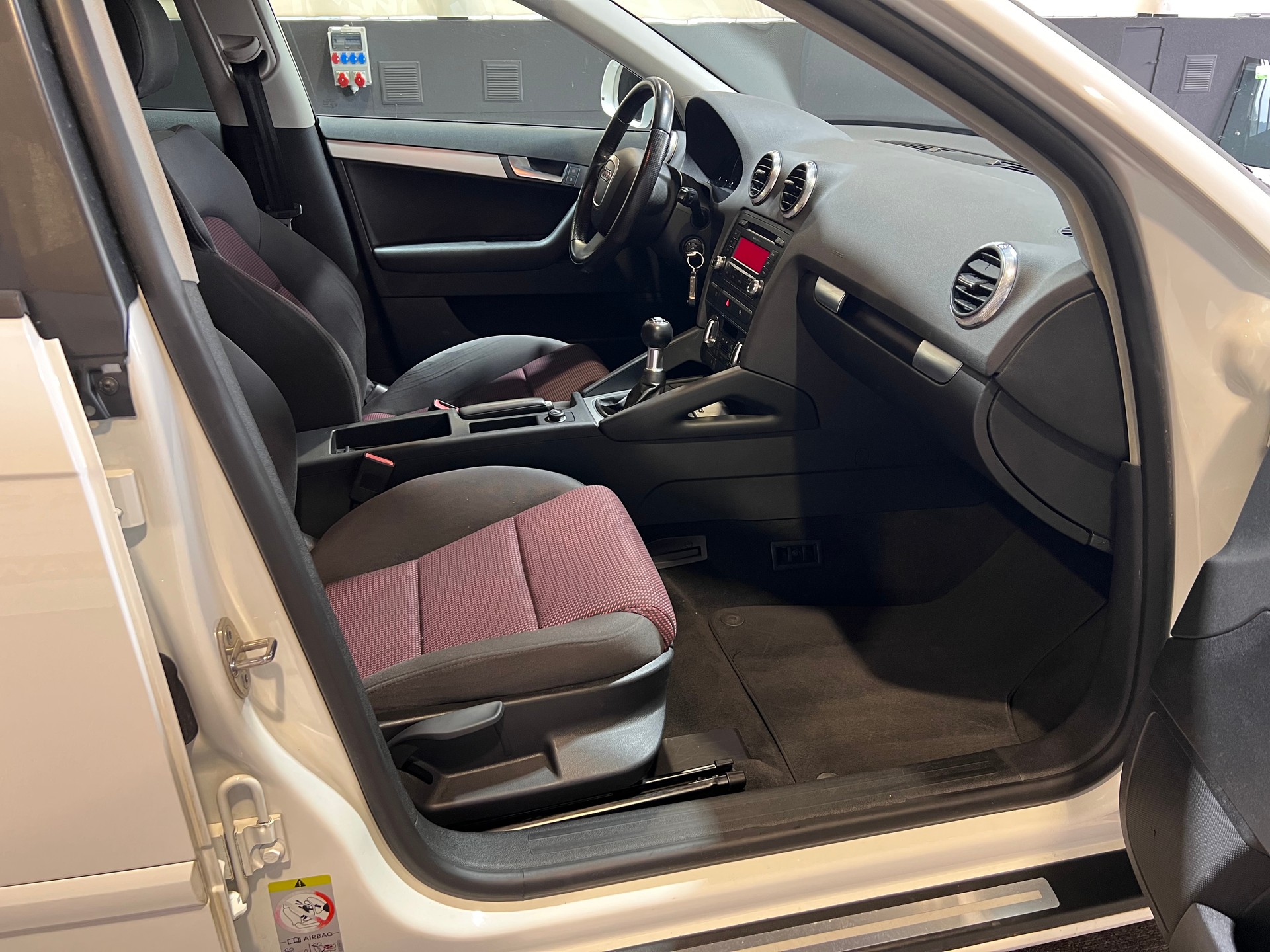 AUDI A3 Sportback 1.4 TFSI Ambiente-image-10
