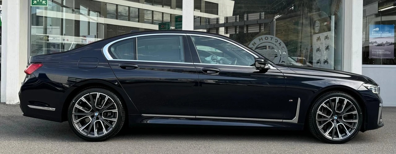 BMW 750i xDrive M Sport Steptronic-image-1