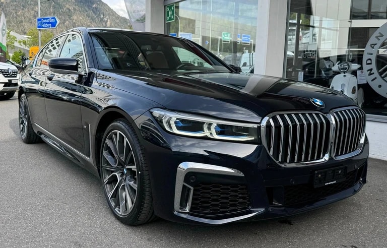 BMW 750i xDrive M Sport Steptronic-image-0