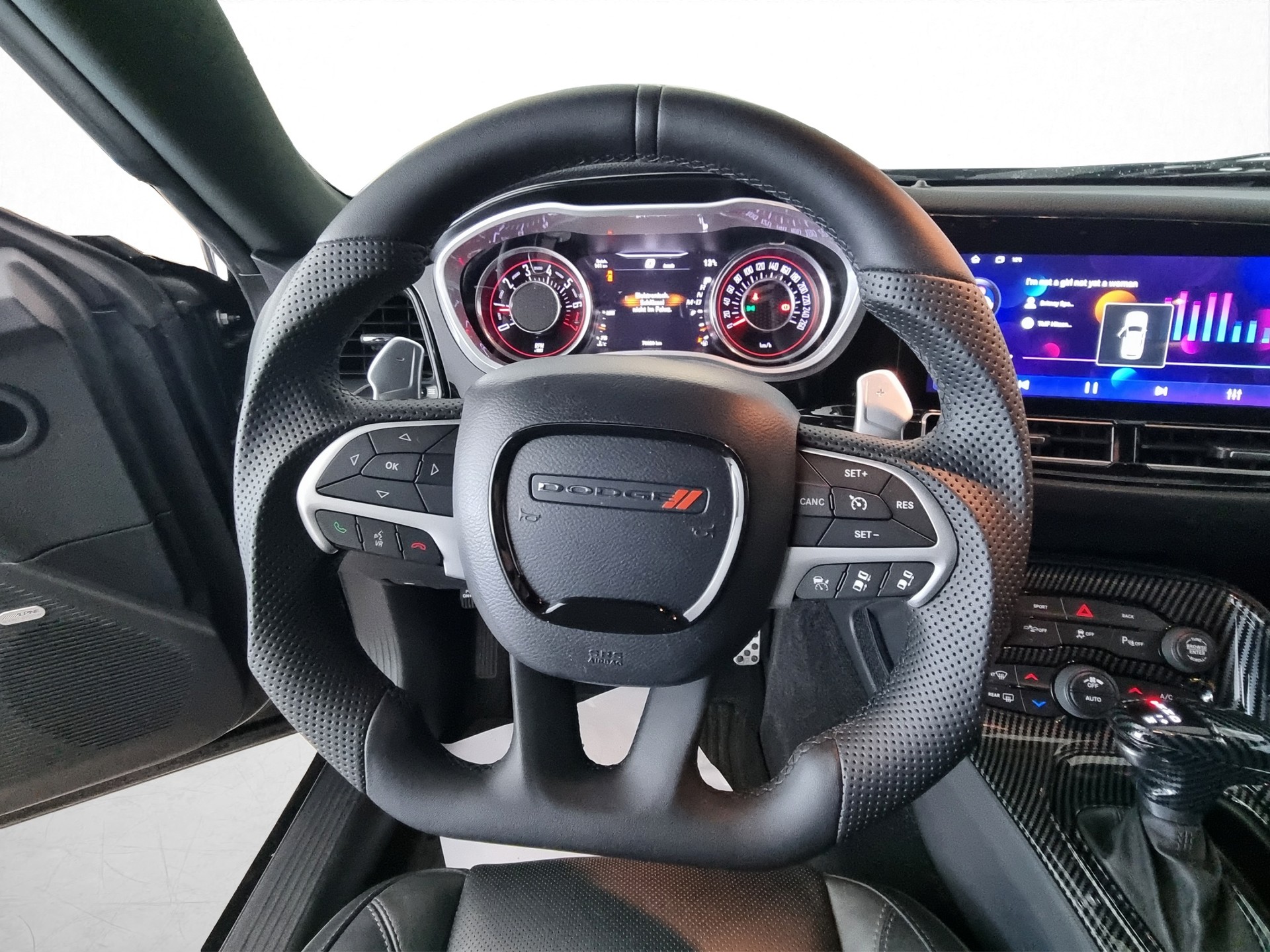 DODGE Challenger 3.6 V6 SXT 8-Stufen Aut.-image-8