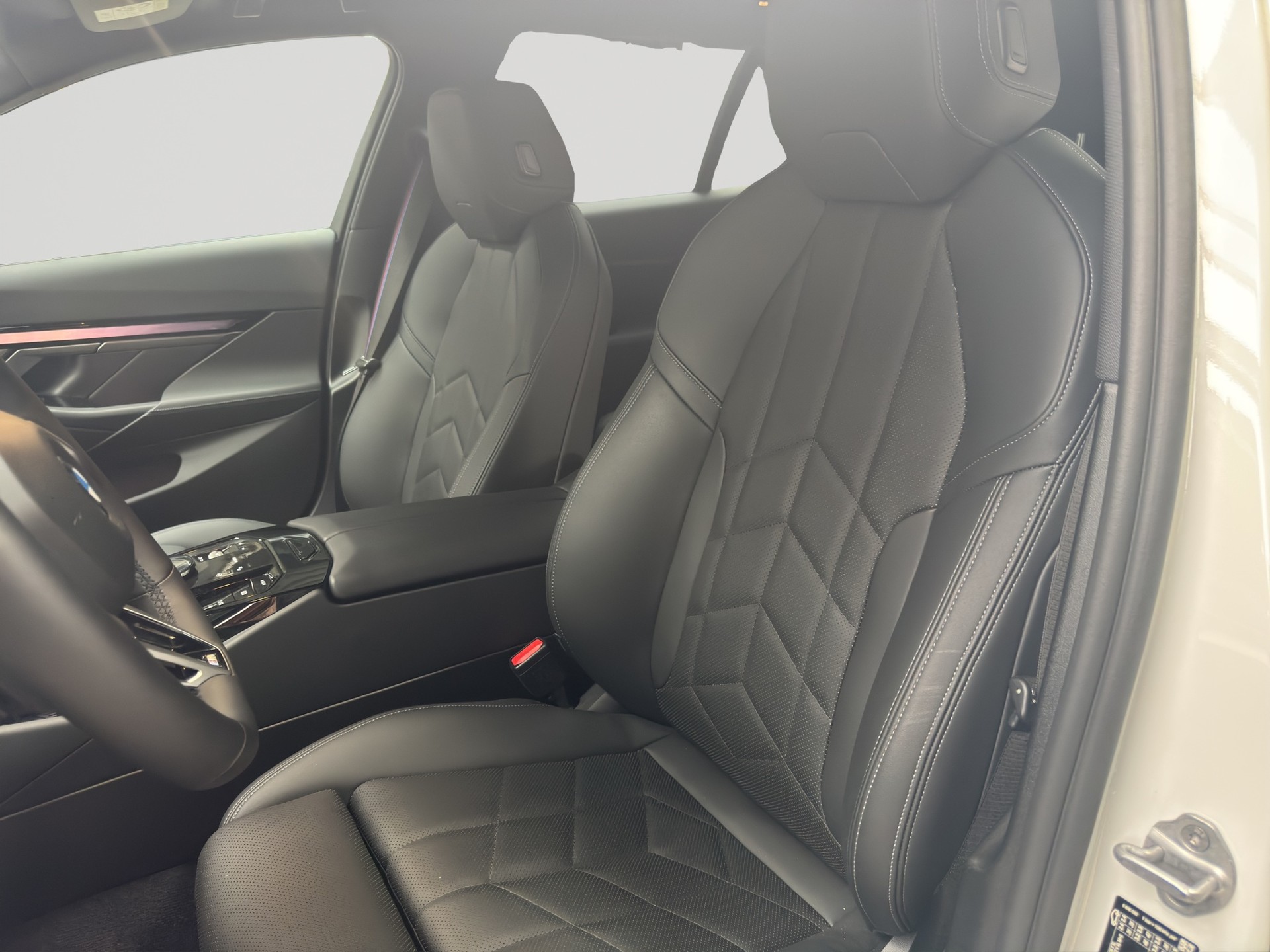 BMW 520i sDrive 48V Touring M Sport Pro Shadow Line-image-5