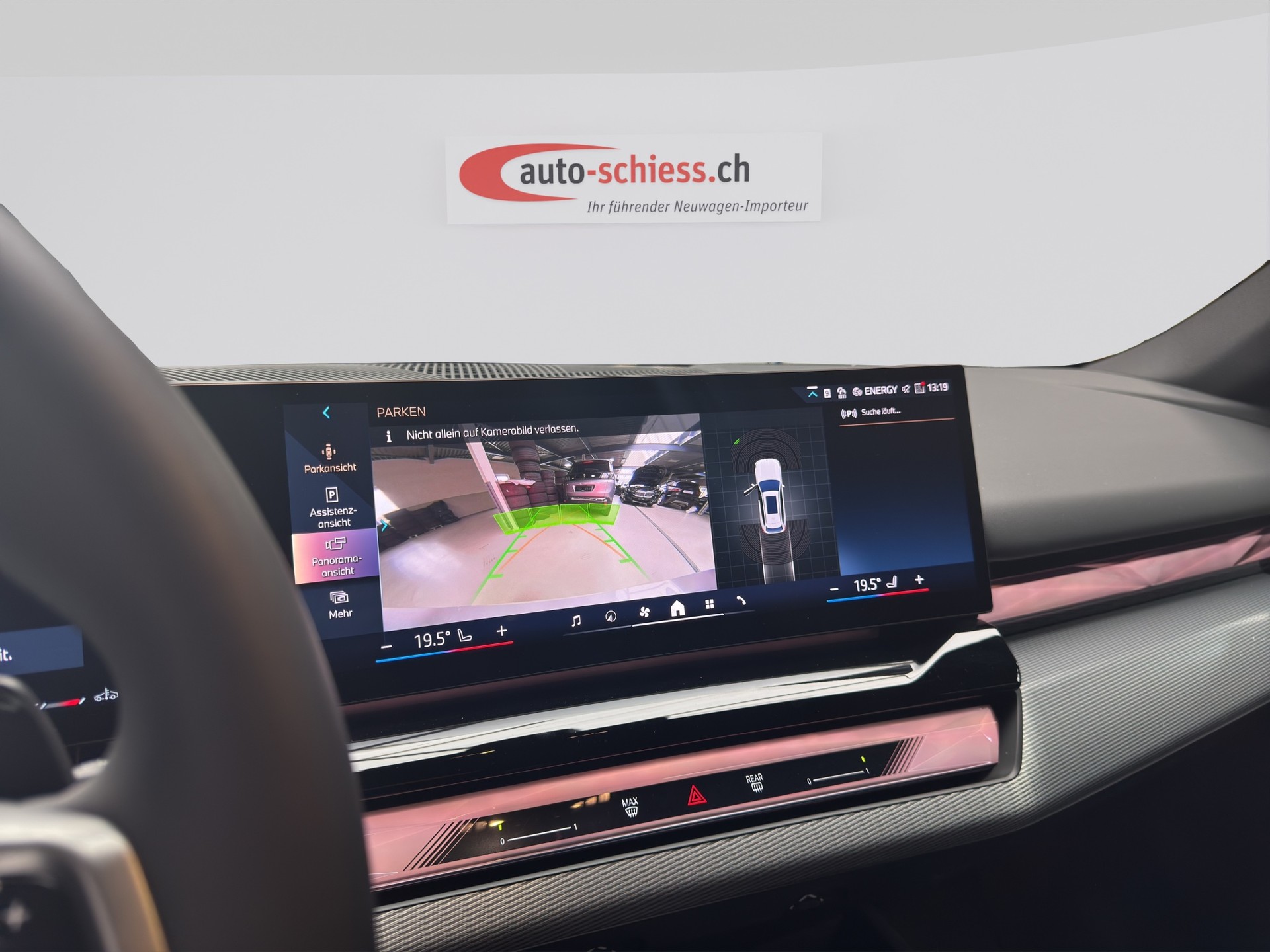 BMW 520i sDrive 48V Touring M Sport Pro Shadow Line-image-13