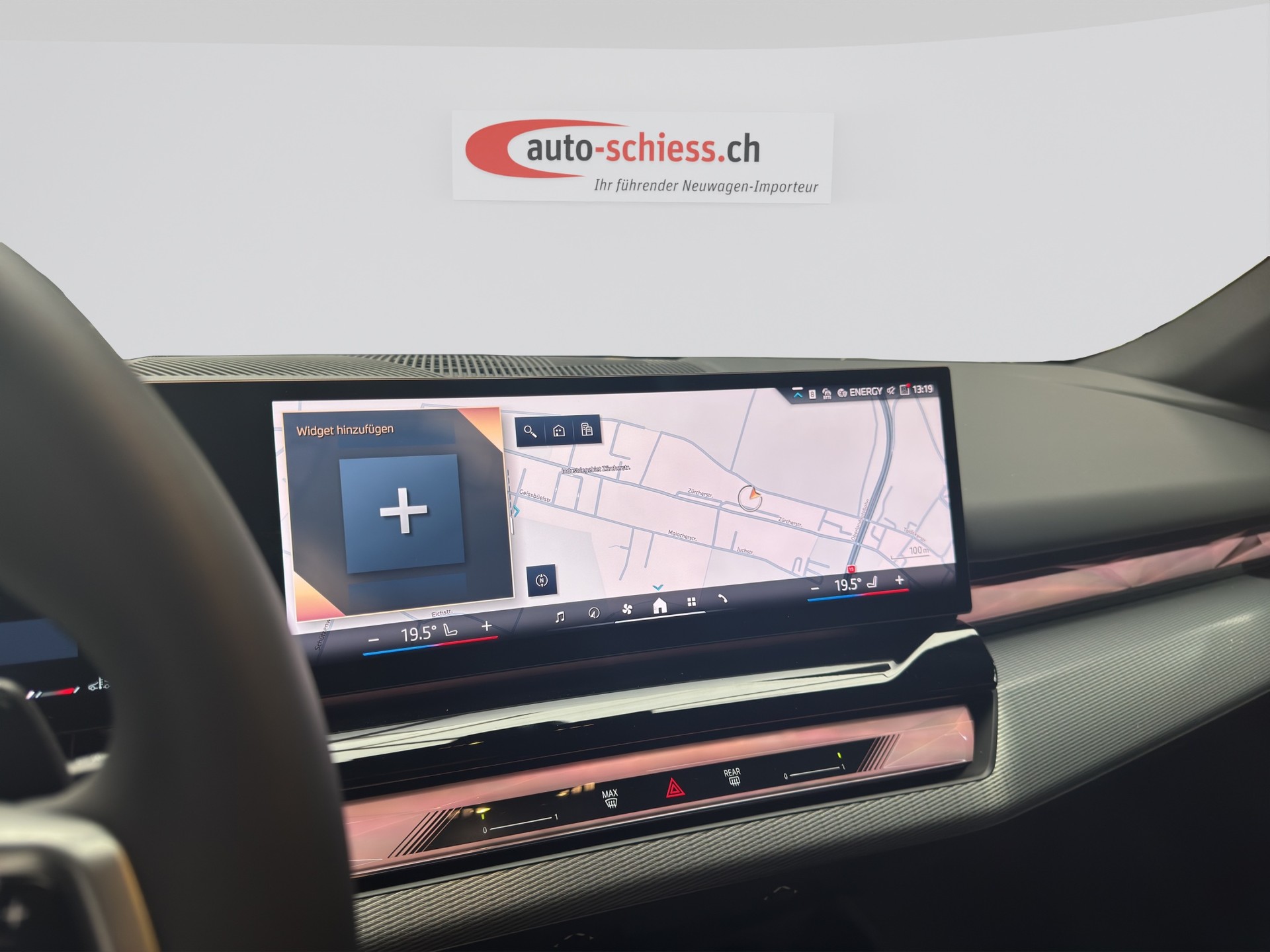 BMW 520i sDrive 48V Touring M Sport Pro Shadow Line-image-12