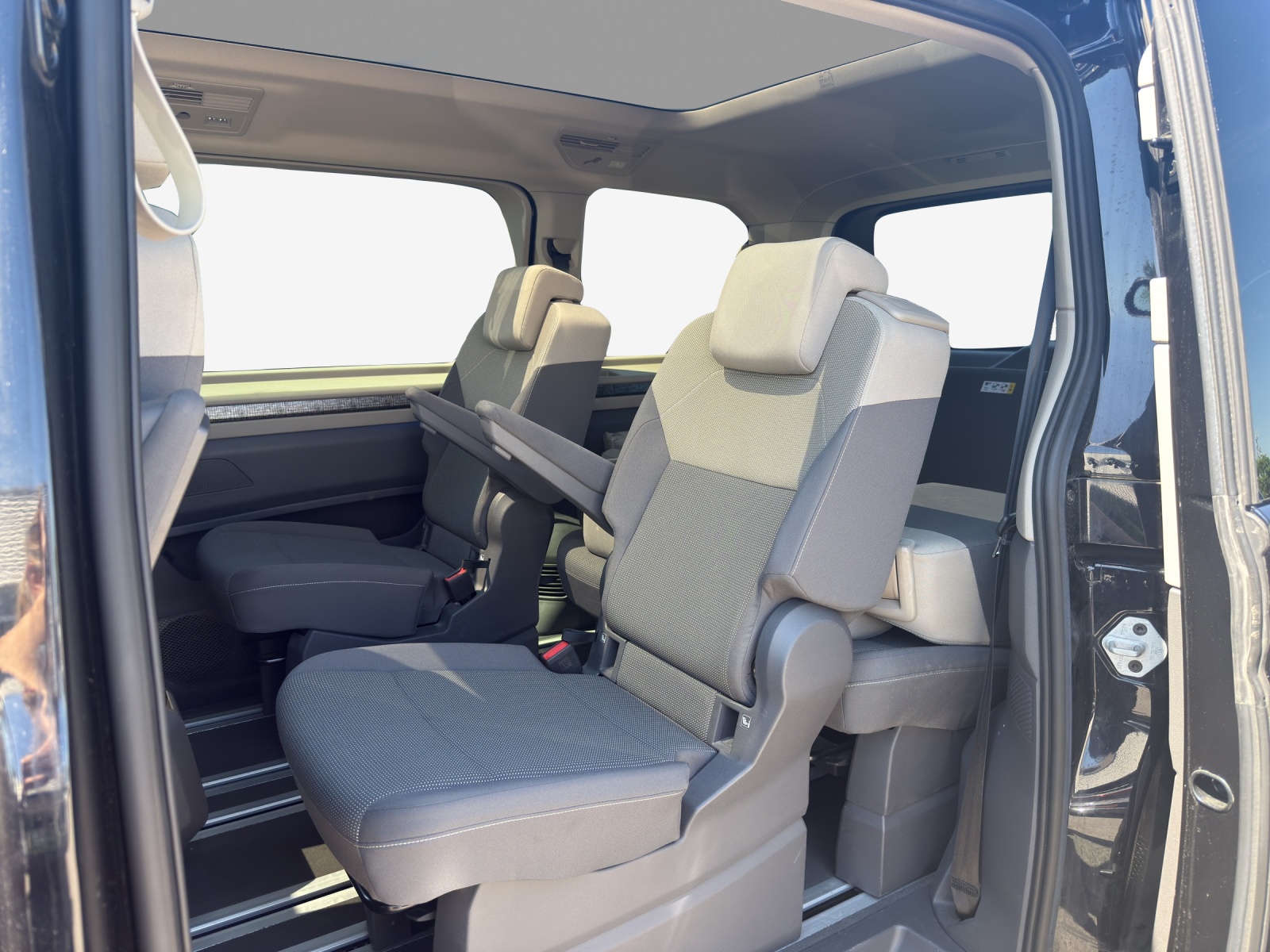 VW Multivan 1.4 eHybrid Life Energetic DSG-image-12