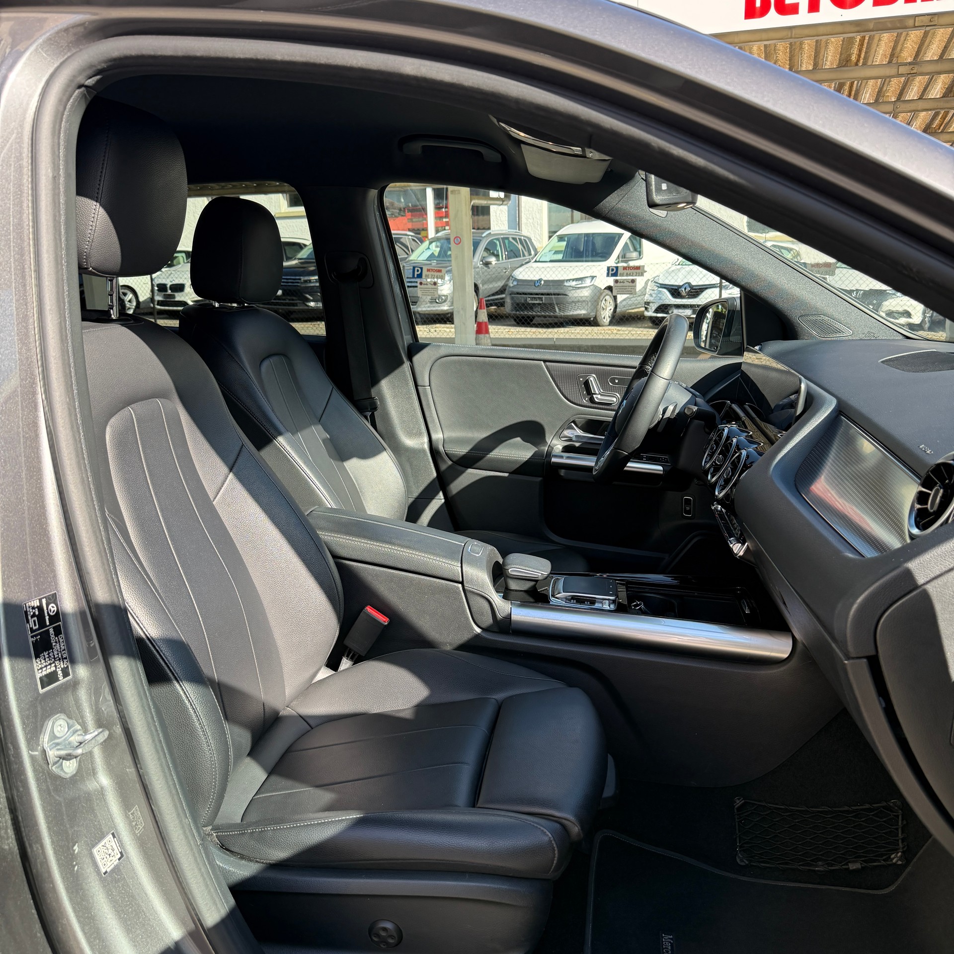 MERCEDES-BENZ B 180 Progressive 7G-DCT-image-13