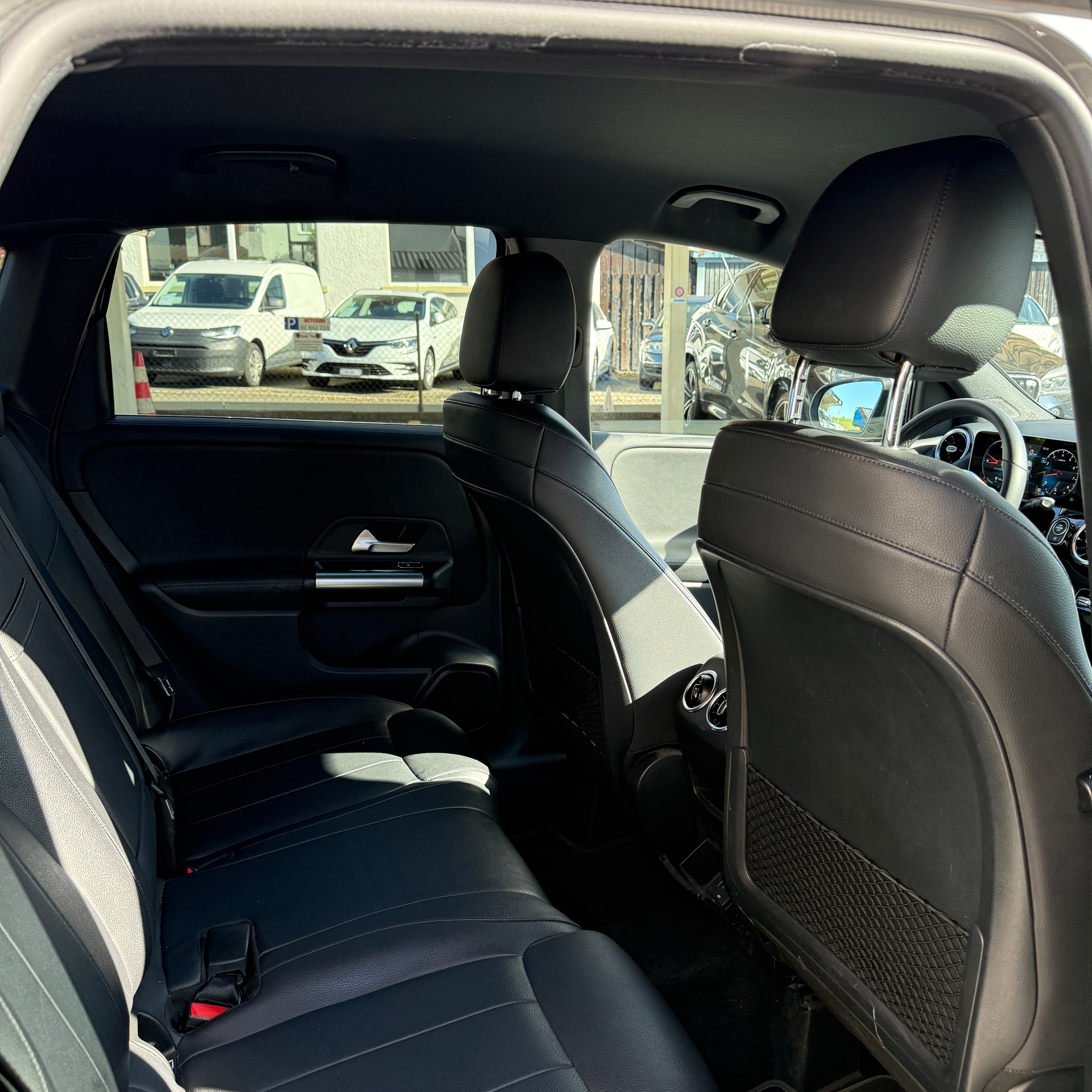 MERCEDES-BENZ B 180 Progressive 7G-DCT-image-14