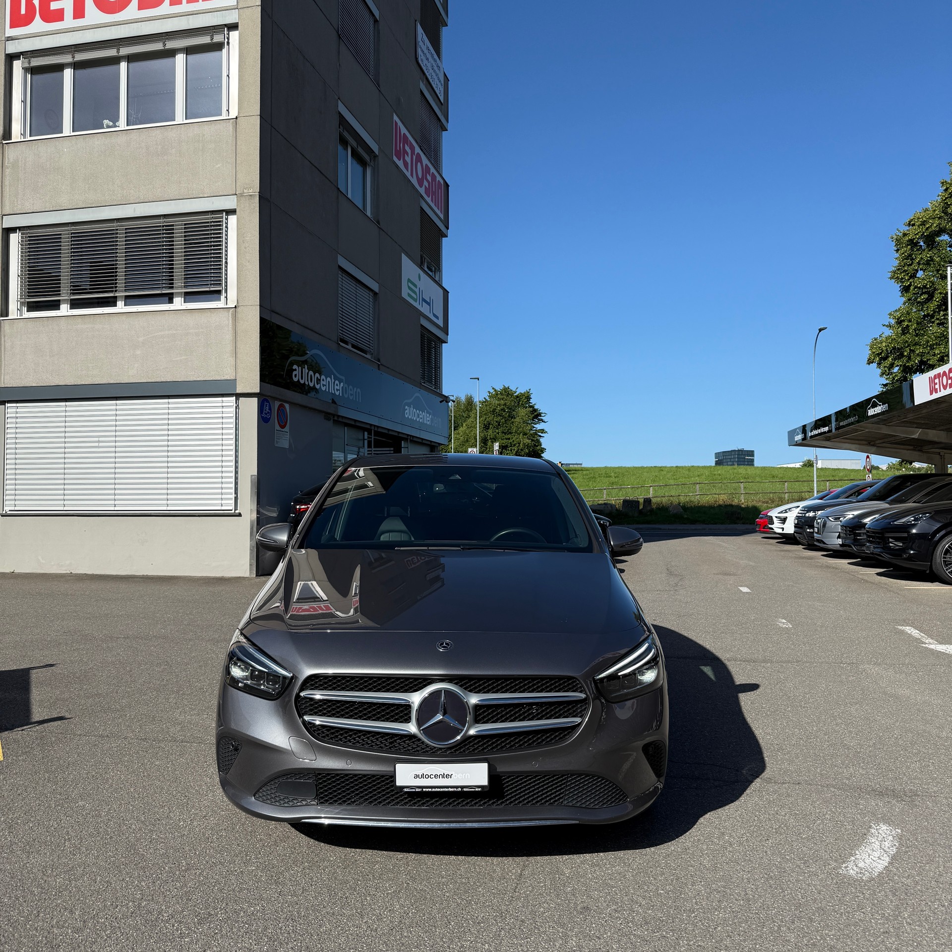 MERCEDES-BENZ B 180 Progressive 7G-DCT-image-1