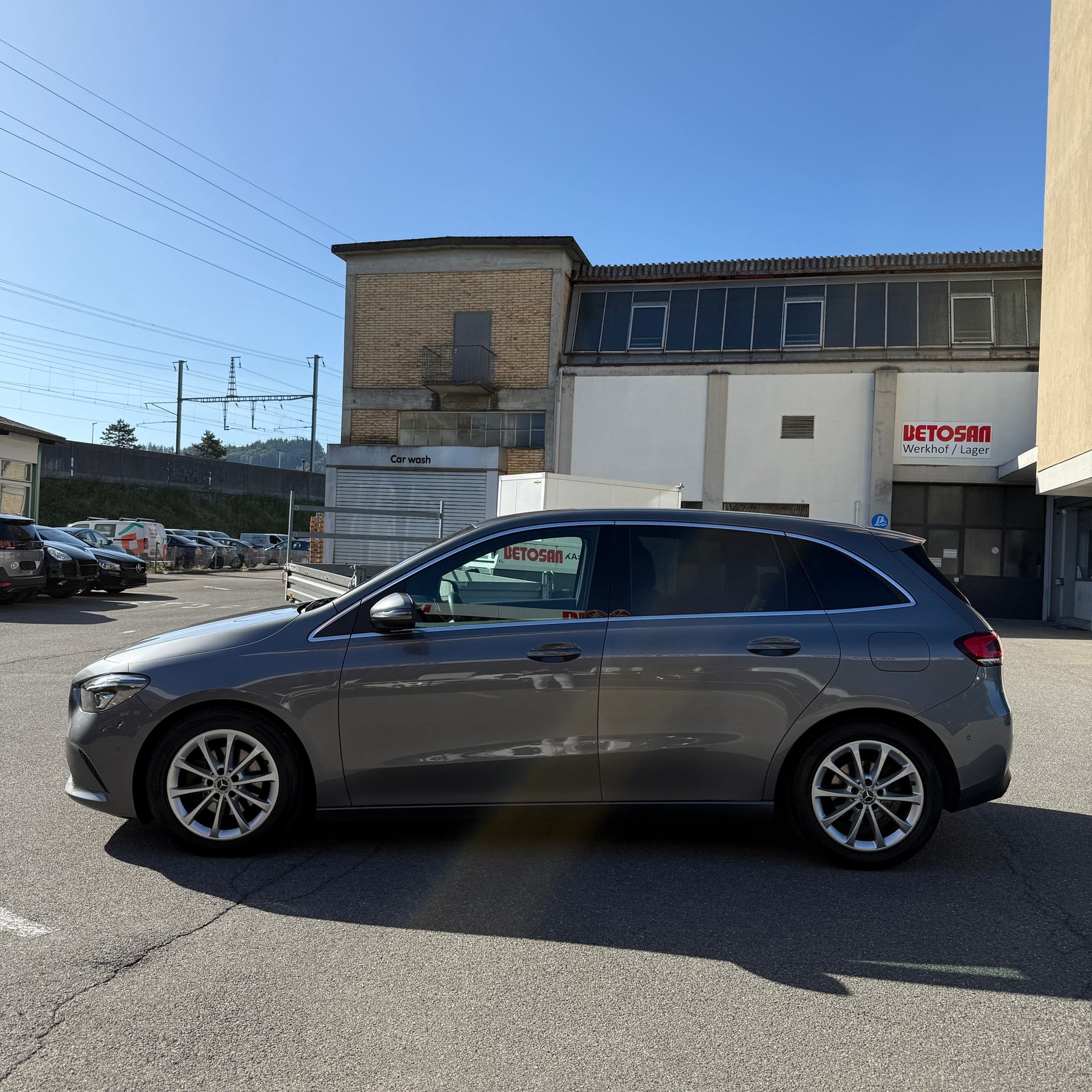 MERCEDES-BENZ B 180 Progressive 7G-DCT-image-3