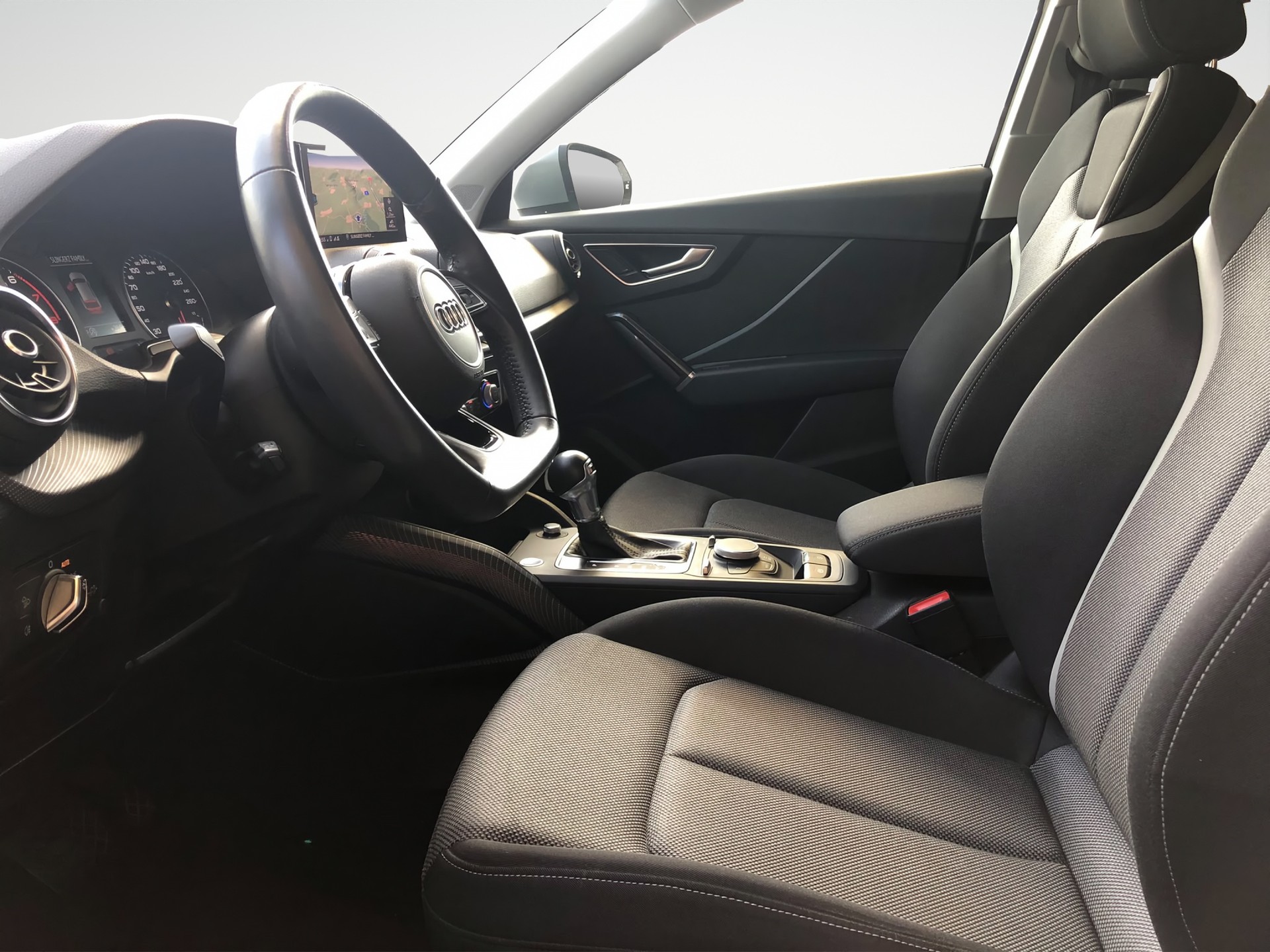 AUDI Q2 30 TFSI S-tronic-image-8