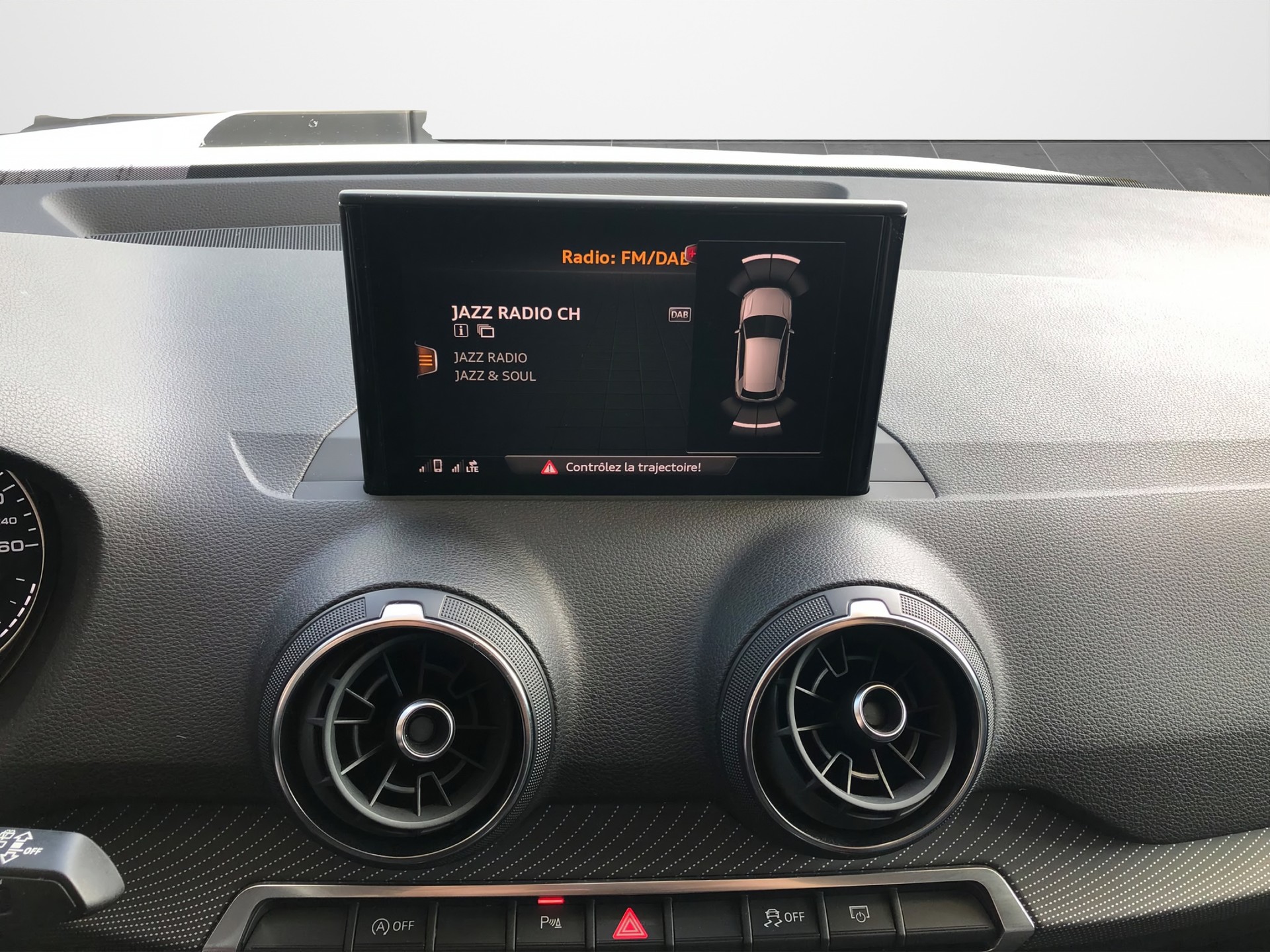 AUDI Q2 30 TFSI S-tronic-image-3