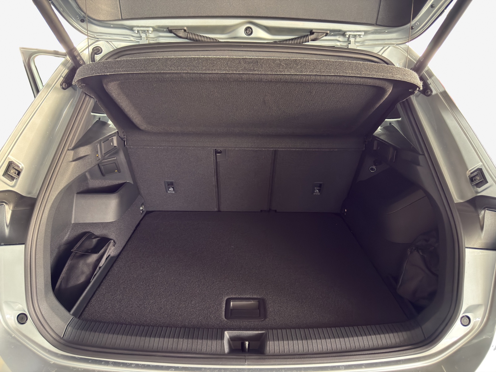 VW Tiguan 2.0 TSI DSG Elegance 4Motion-image-13