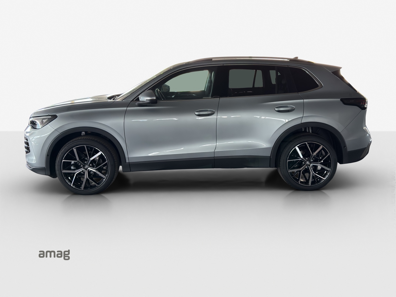 VW Tiguan 2.0 TSI DSG Elegance 4Motion-image-2