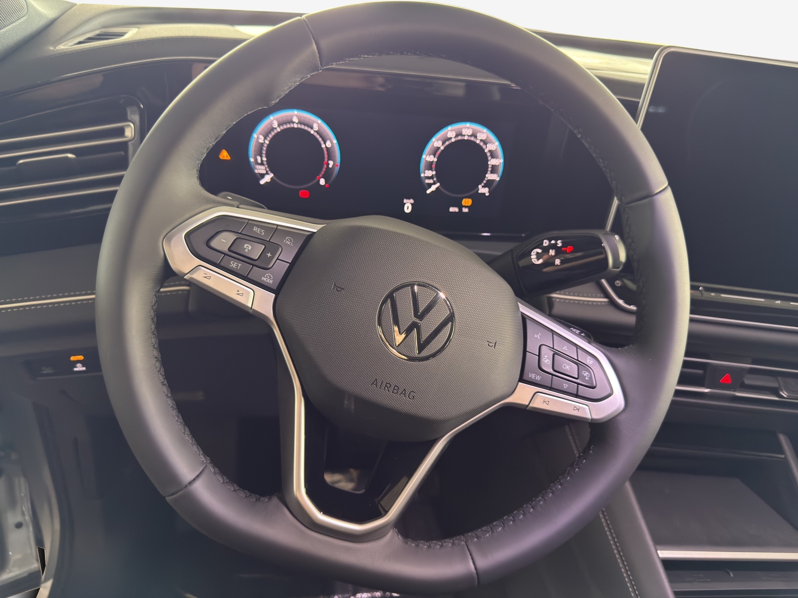 VW Tiguan 2.0 TSI DSG Elegance 4Motion-image-10