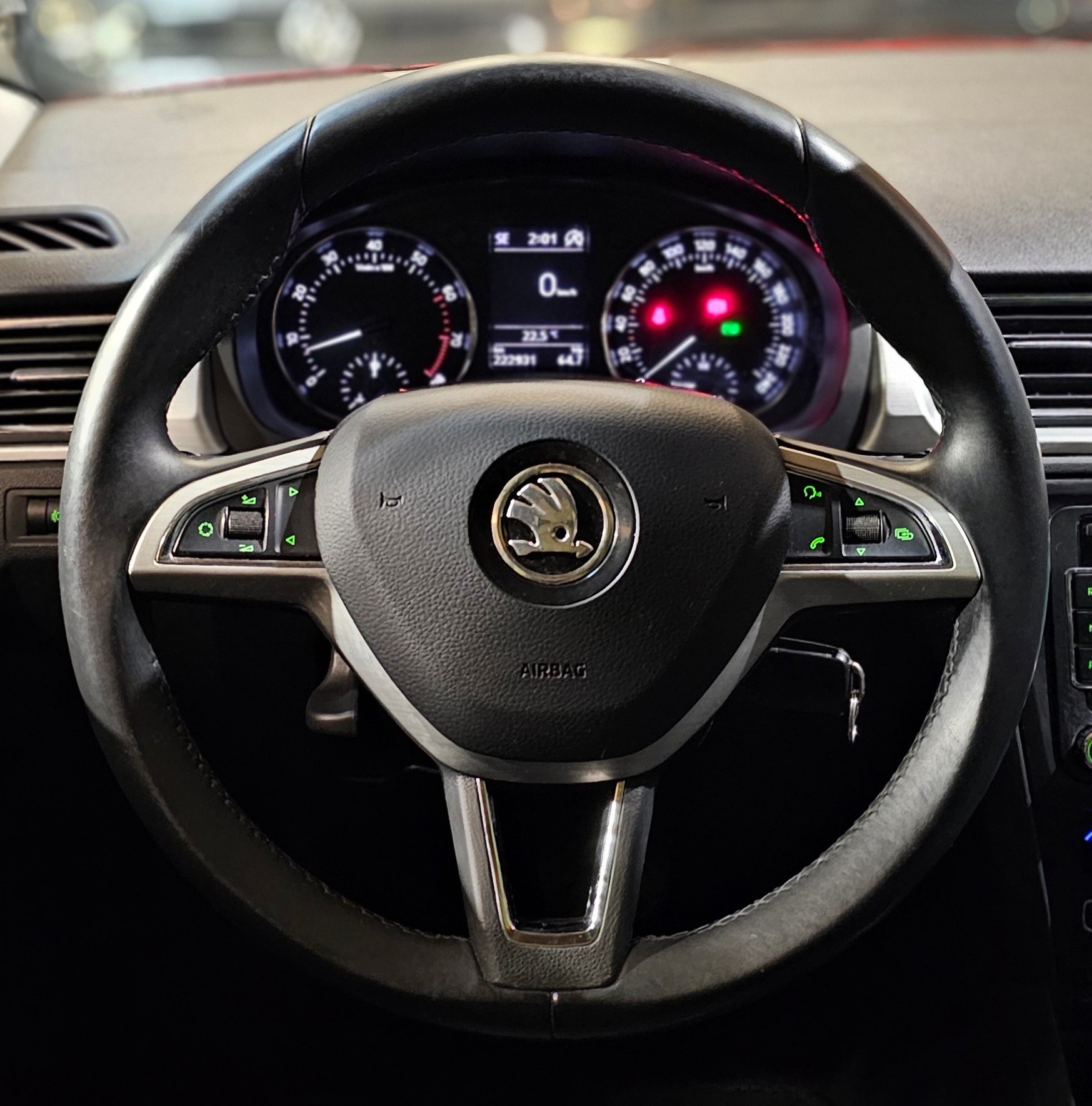SKODA Rapid Spaceback 1.4 TSI Elegance DSG-image-18