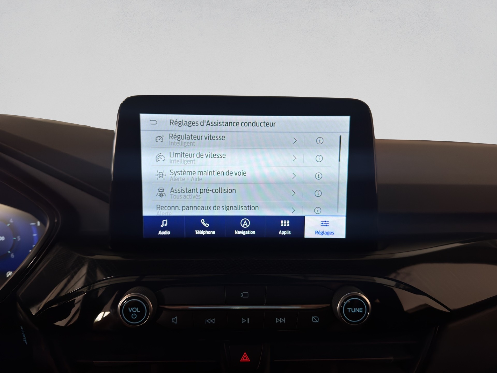 FORD Kuga 2.0 TDCi EcoBlue ST-Line X 4WD-image-19
