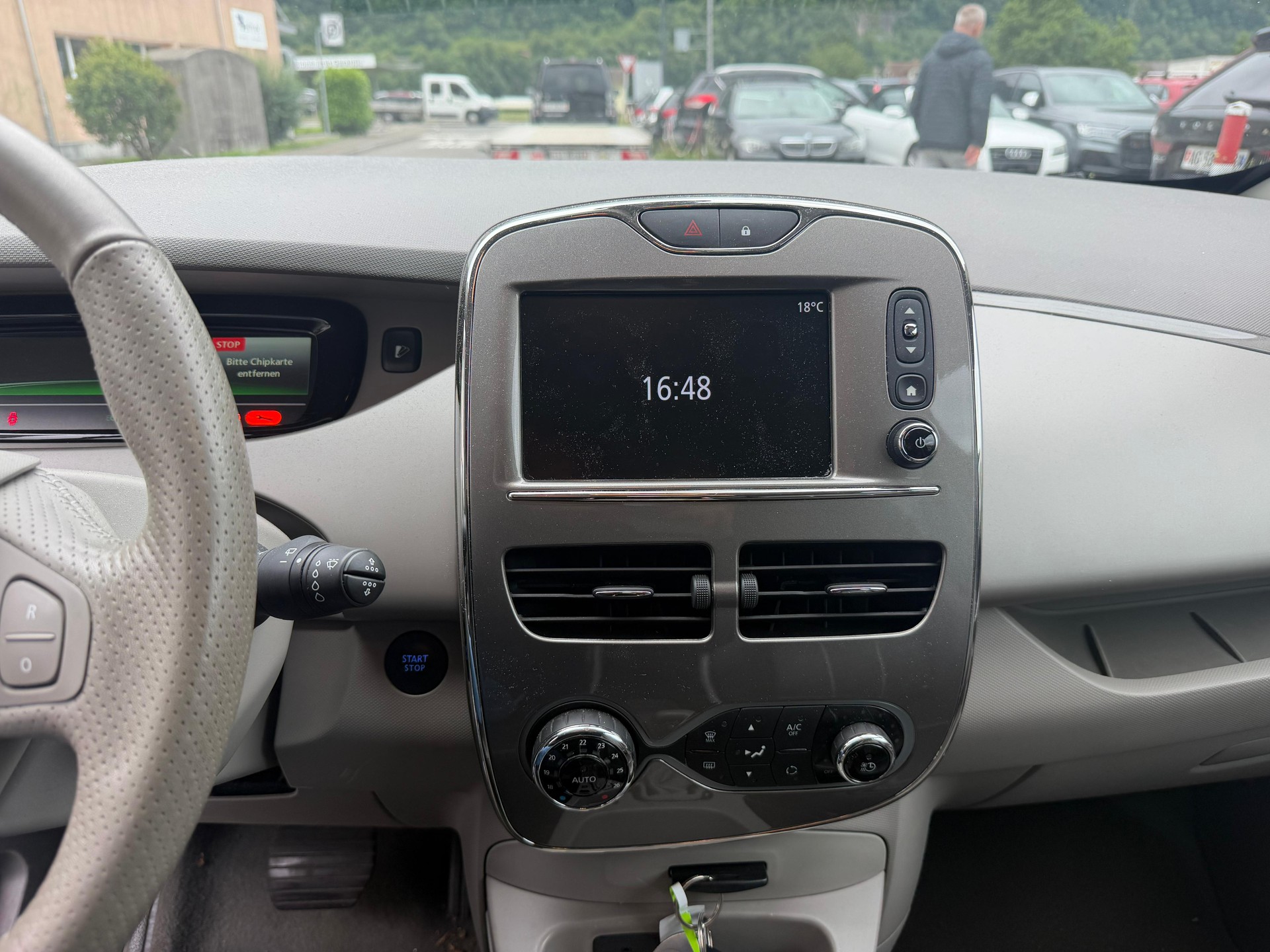 RENAULT Zoe Life R240 (Batterie Miete)-image-7