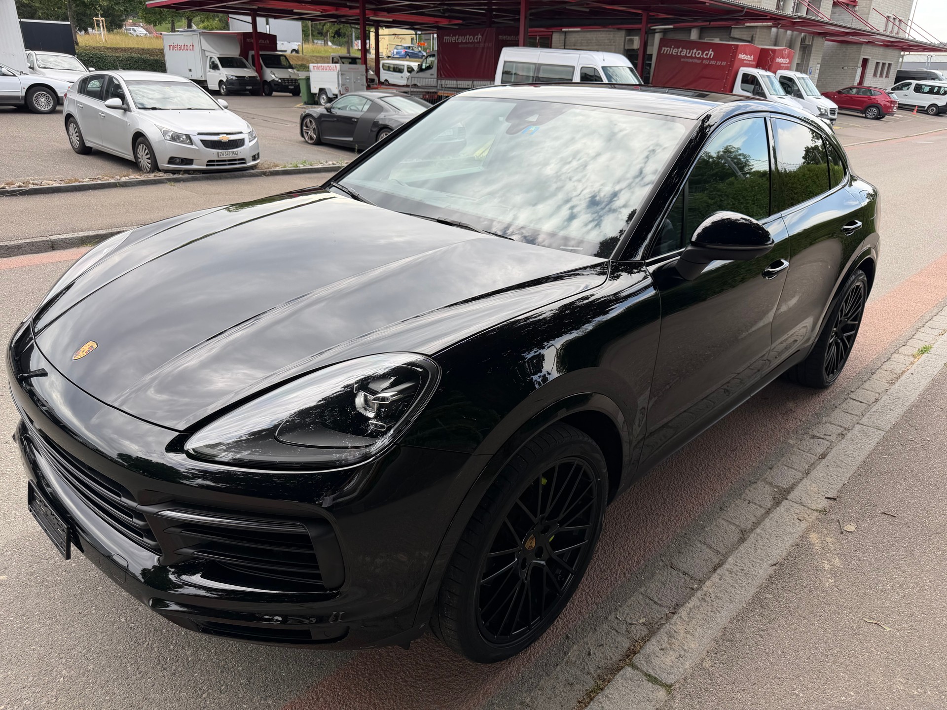 PORSCHE Cayenne Coupé E-Hybrid-image-5
