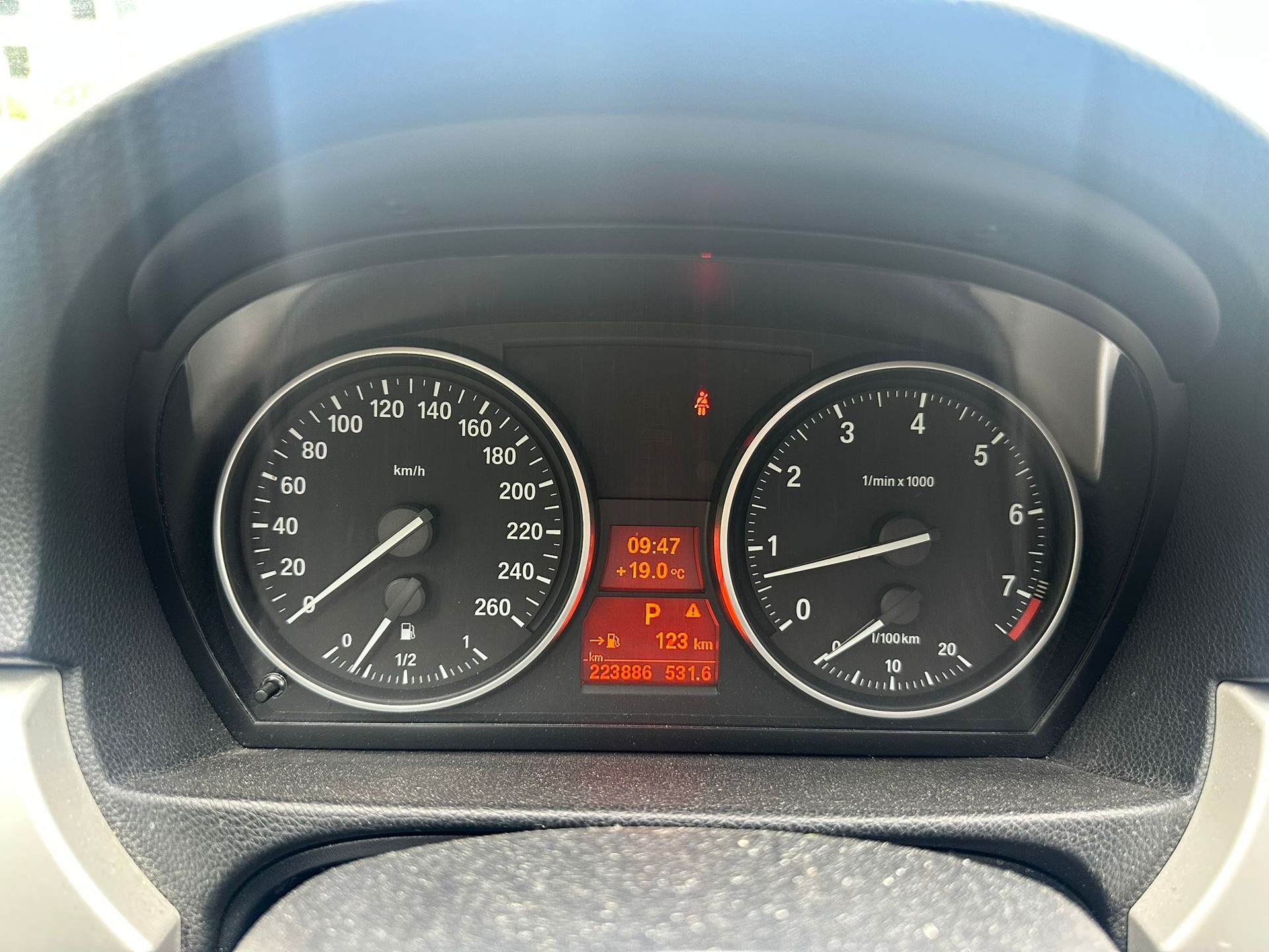 BMW 325i xDrive Touring-image-7