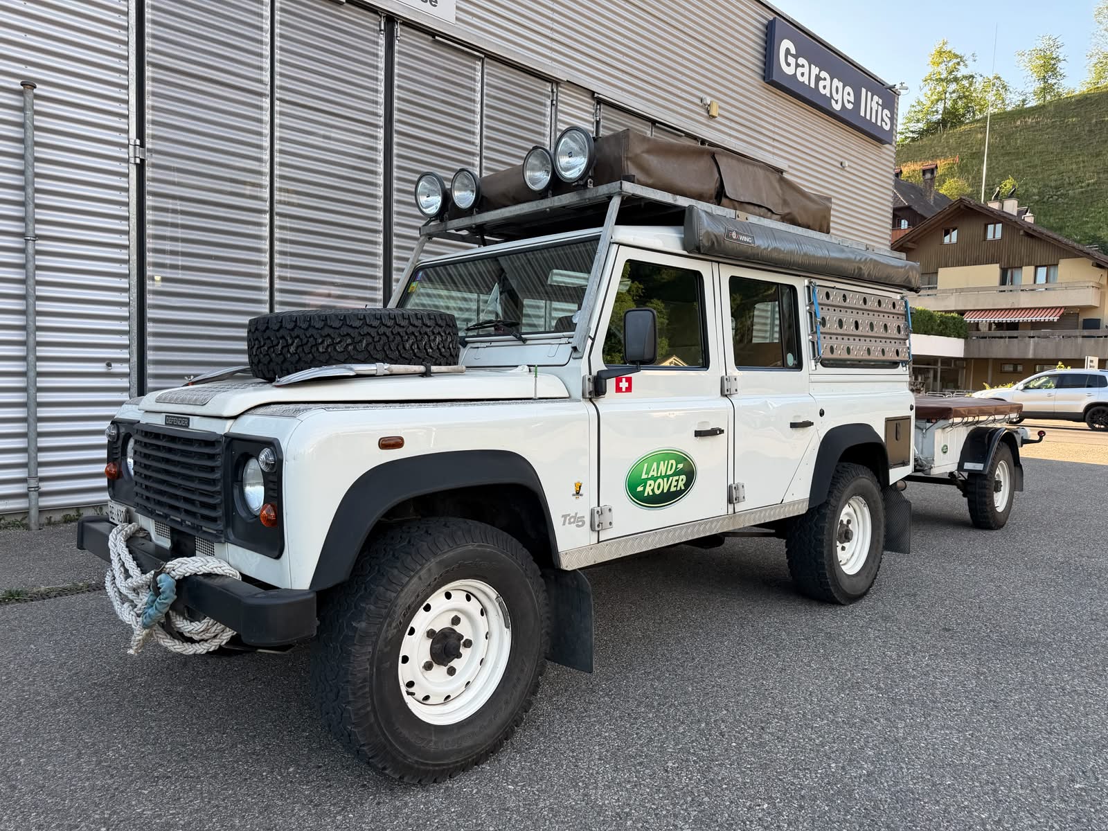 LAND ROVER Defender 110 CSW 2.5 Td5-image-0