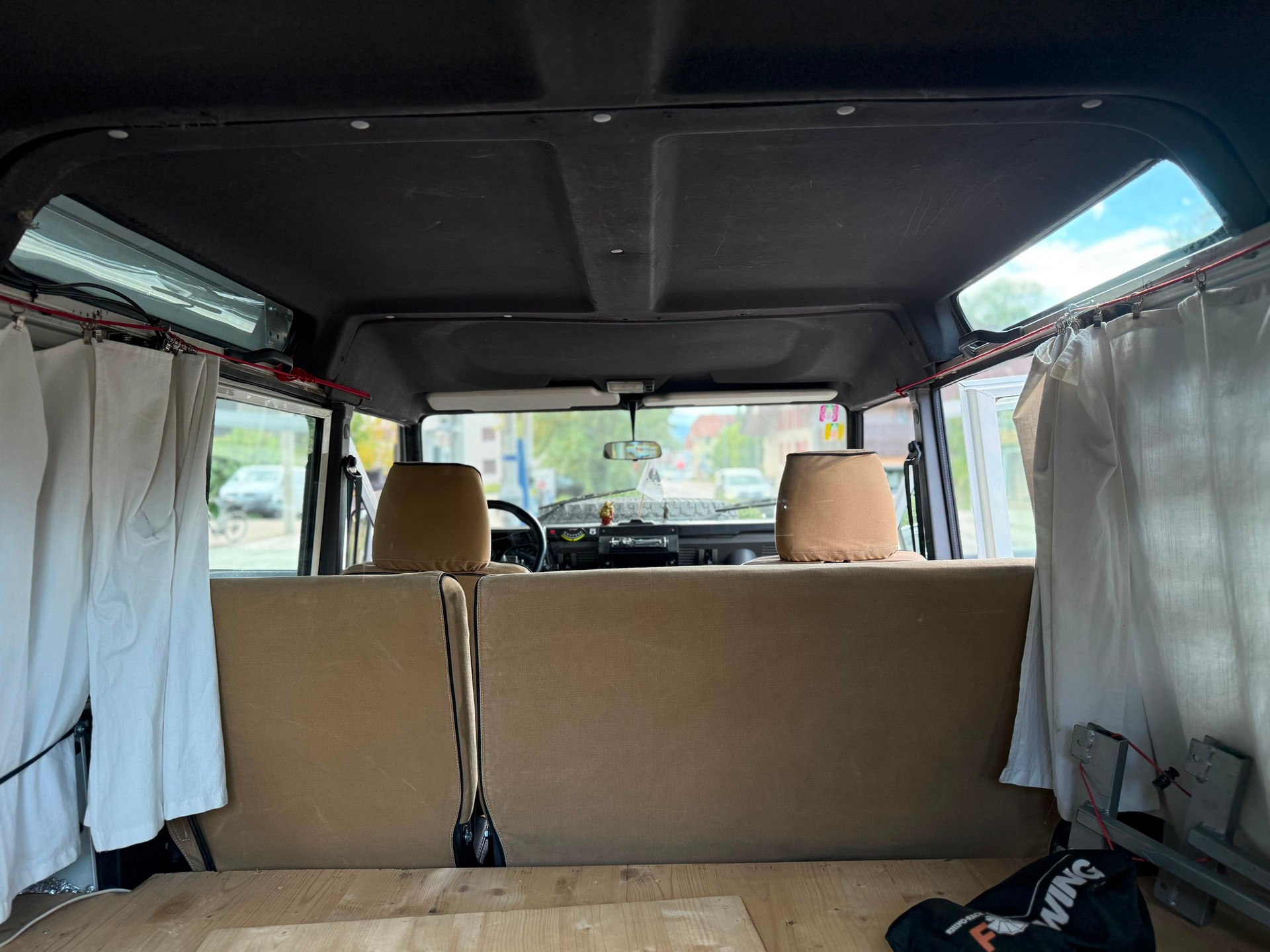 LAND ROVER Defender 110 CSW 2.5 Td5-image-19