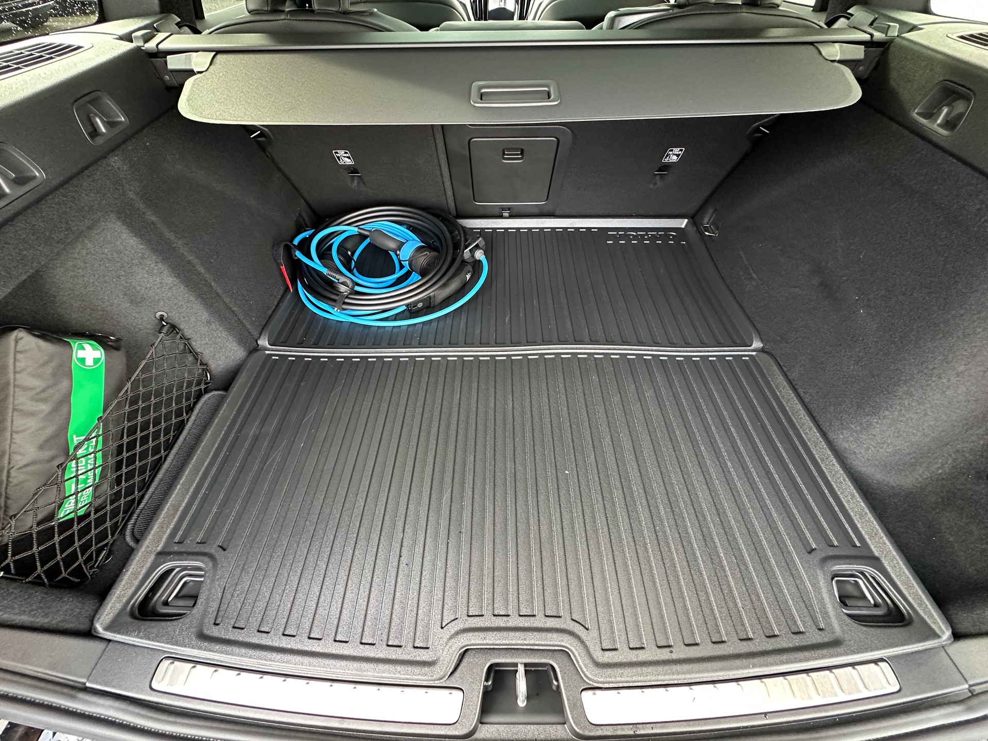 VOLVO V60 2.0 T8 TE Ultra Dark eAWD-image-15