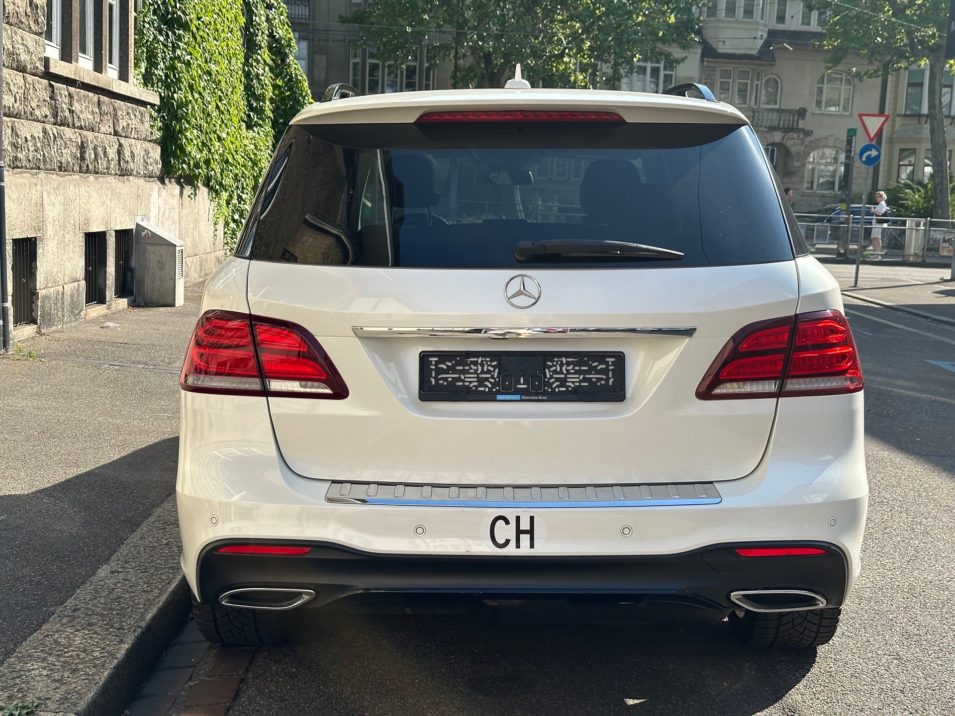 MERCEDES-BENZ GLE 350 d 4Matic 9G-Tronic-image-4