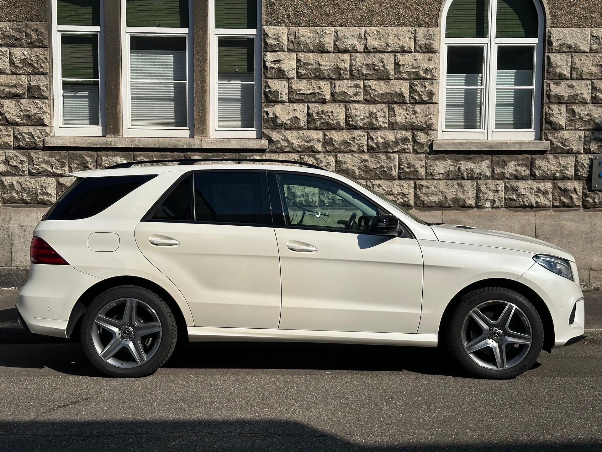 MERCEDES-BENZ GLE 350 d 4Matic 9G-Tronic-image-2