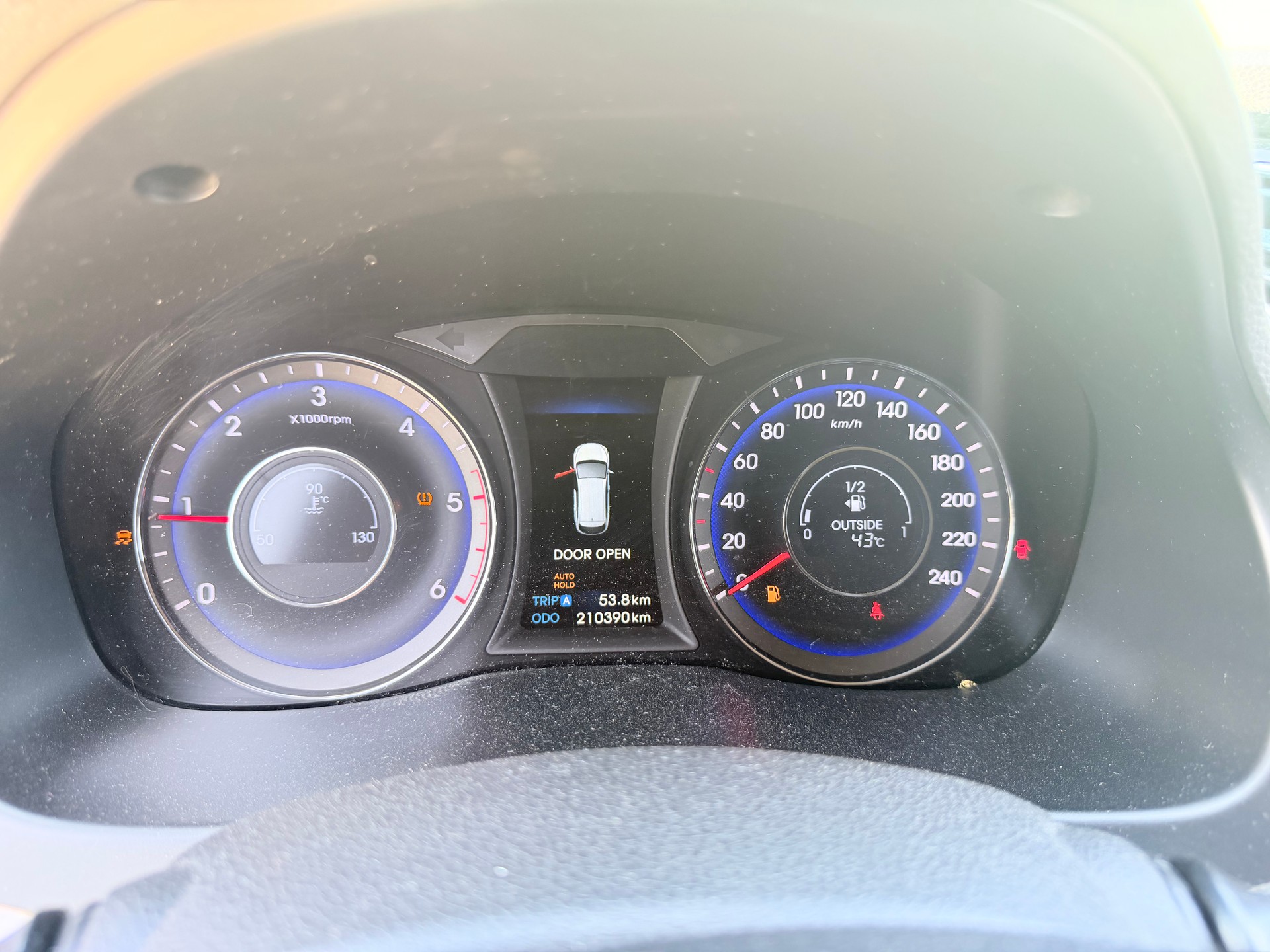HYUNDAI i40 Wagon 1.7 CRDI Style-image-7