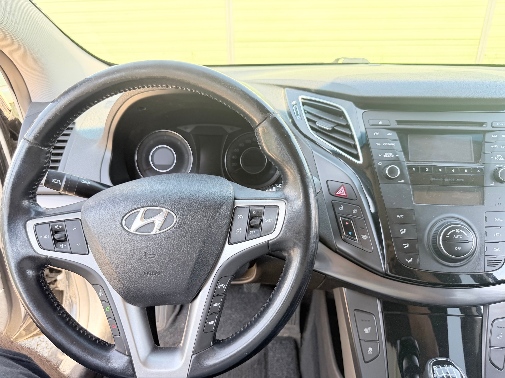 HYUNDAI i40 Wagon 1.7 CRDI Style-image-10