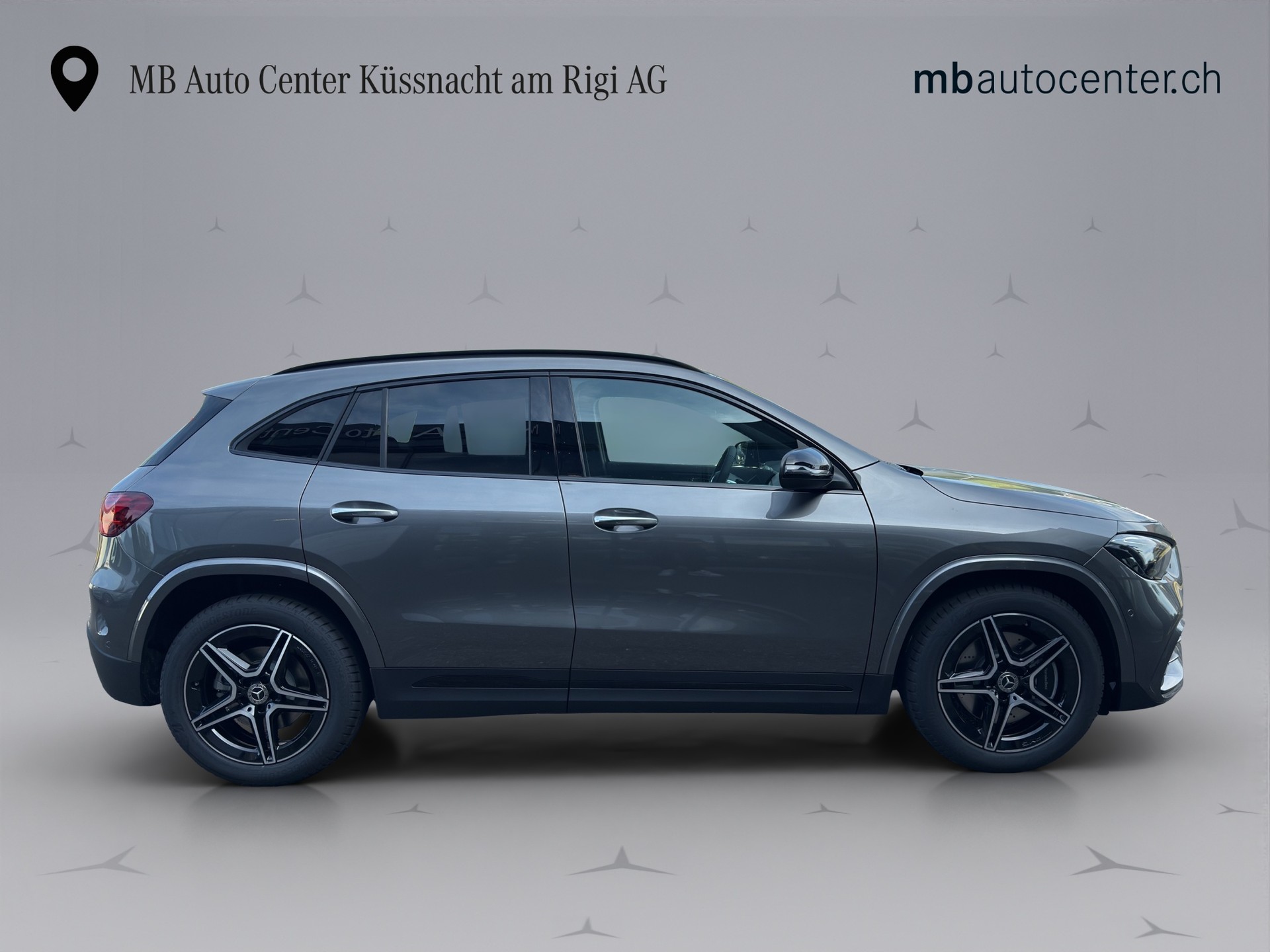 MERCEDES-BENZ GLA 250 Swiss Star AMG Line 4matic-image-6