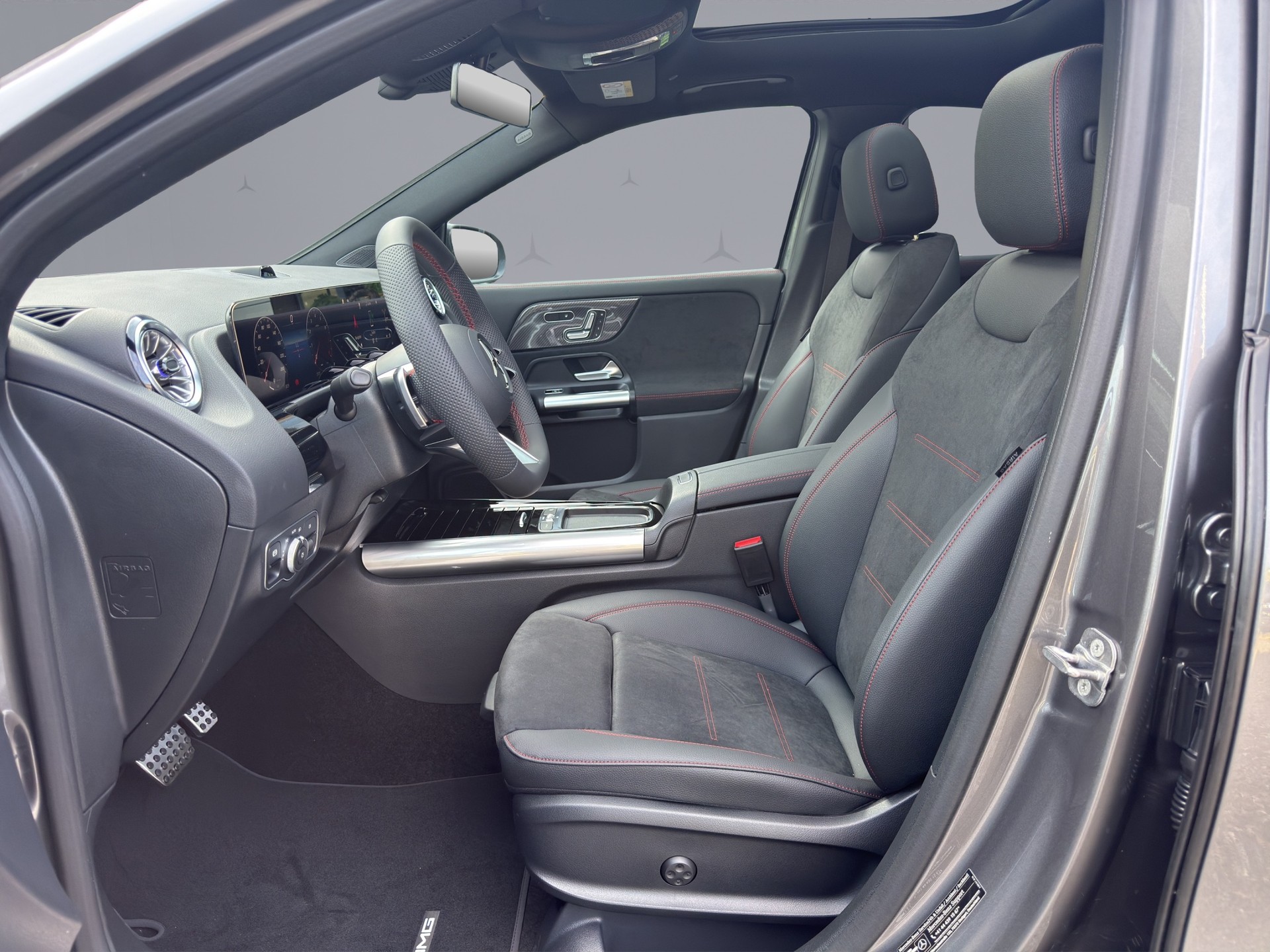 MERCEDES-BENZ GLA 250 Swiss Star AMG Line 4matic-image-8