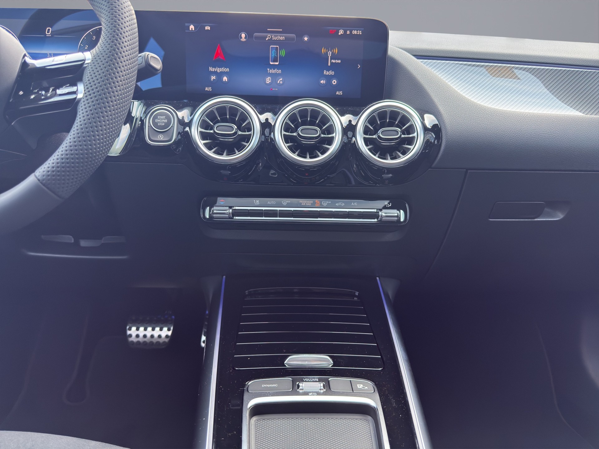 MERCEDES-BENZ GLA 250 Swiss Star AMG Line 4matic-image-21