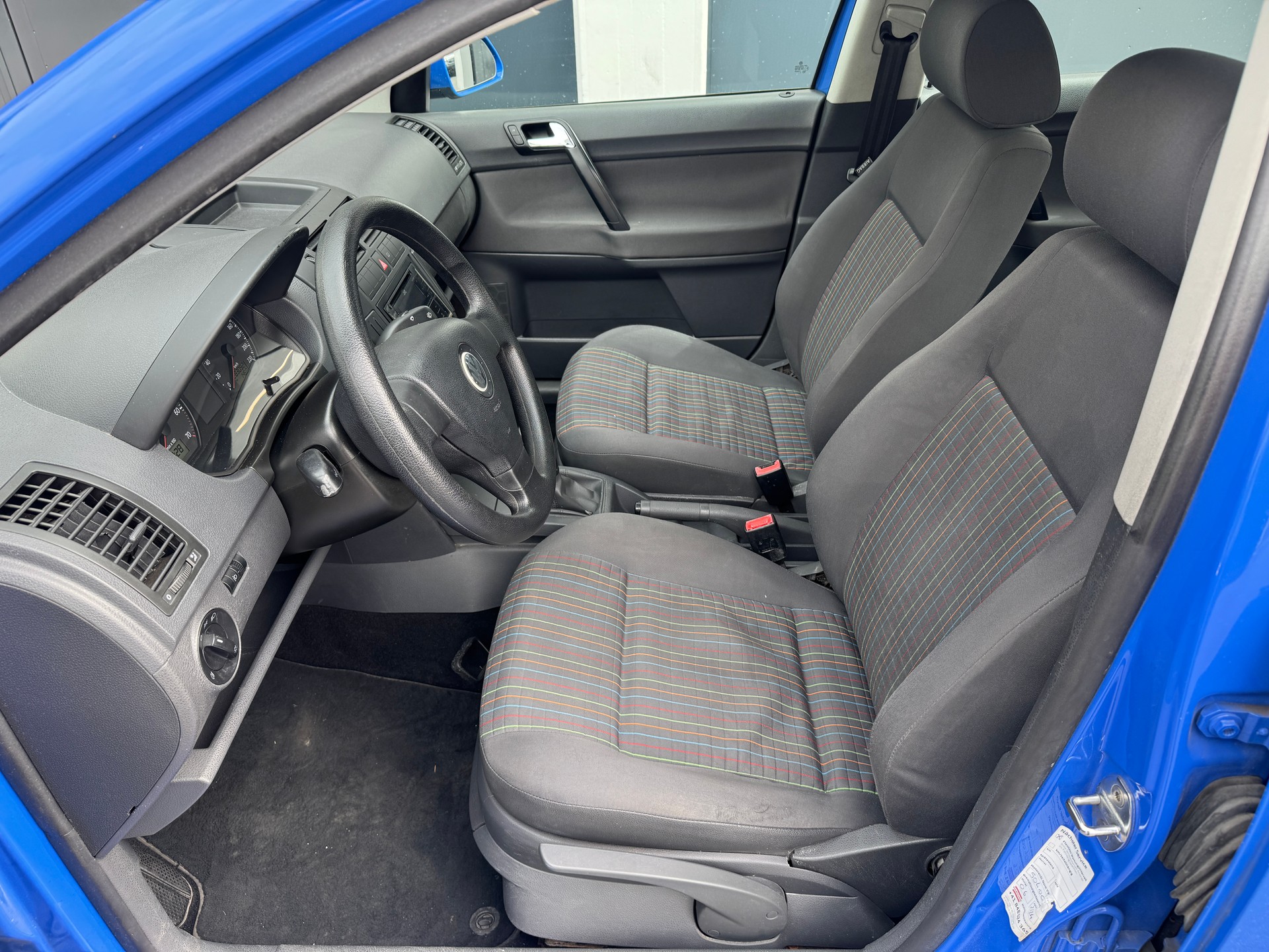 VW Polo 1.6 16V Trendline-image-8