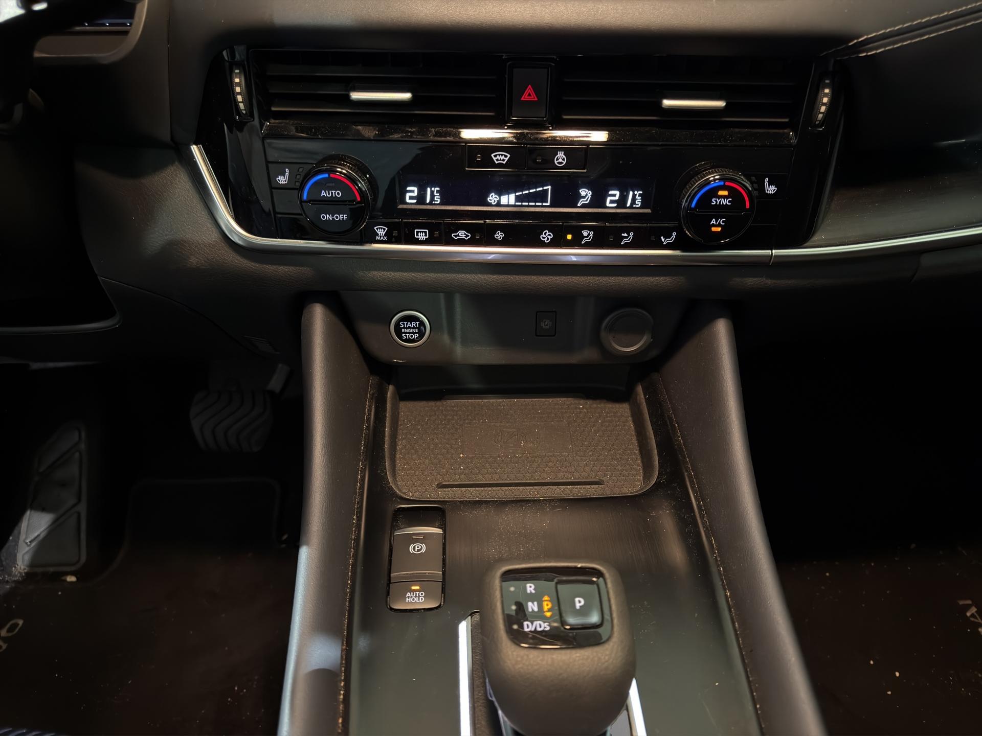 NISSAN Qashqai 1.3 DIG-T MHEV Tekna Xtronic-image-11