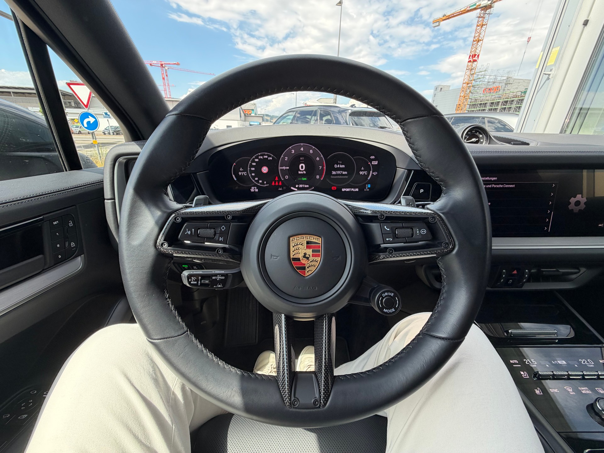 PORSCHE Cayenne E-Hybrid Tiptronic-image-24