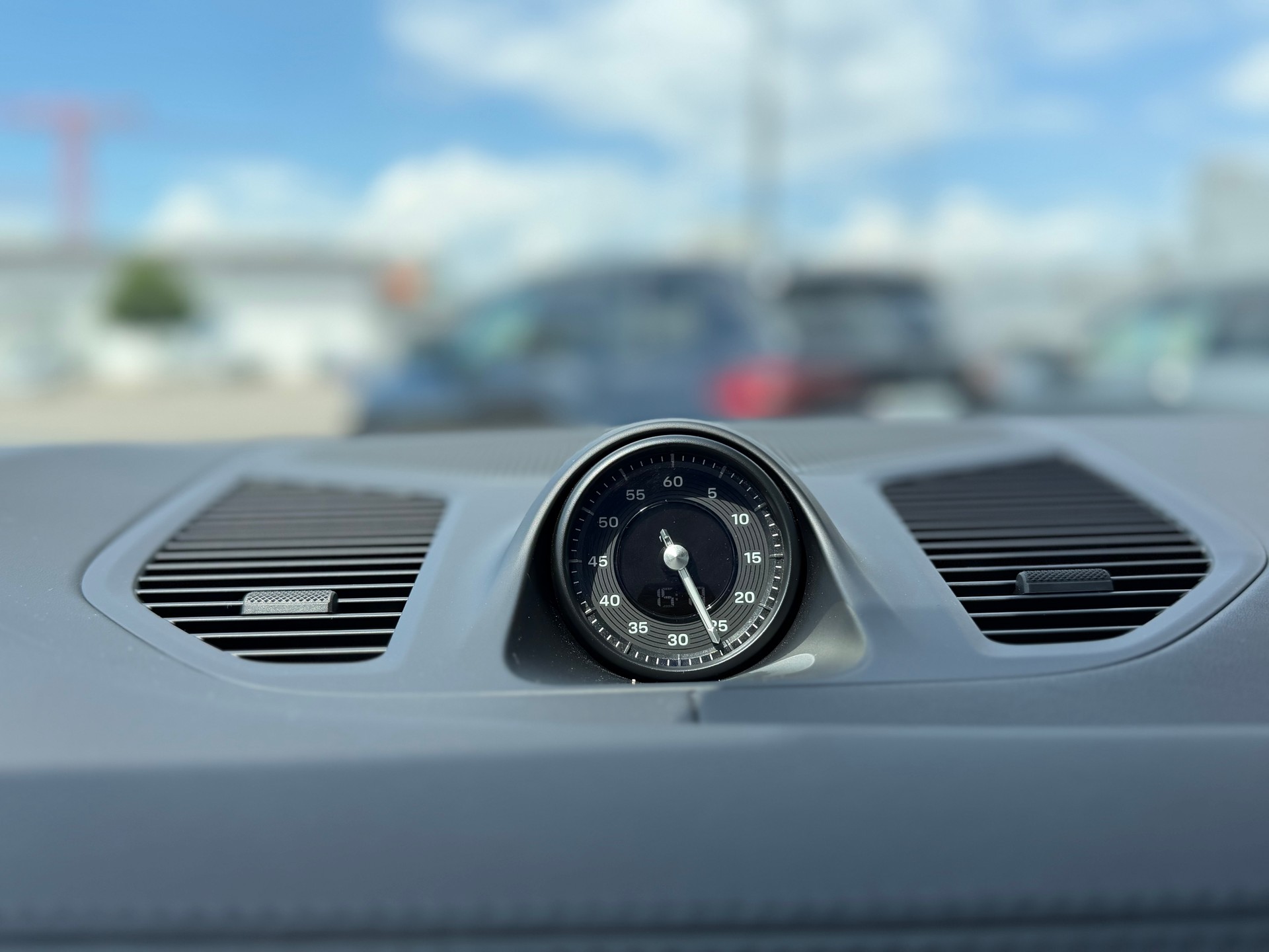 PORSCHE Cayenne E-Hybrid Tiptronic-image-28