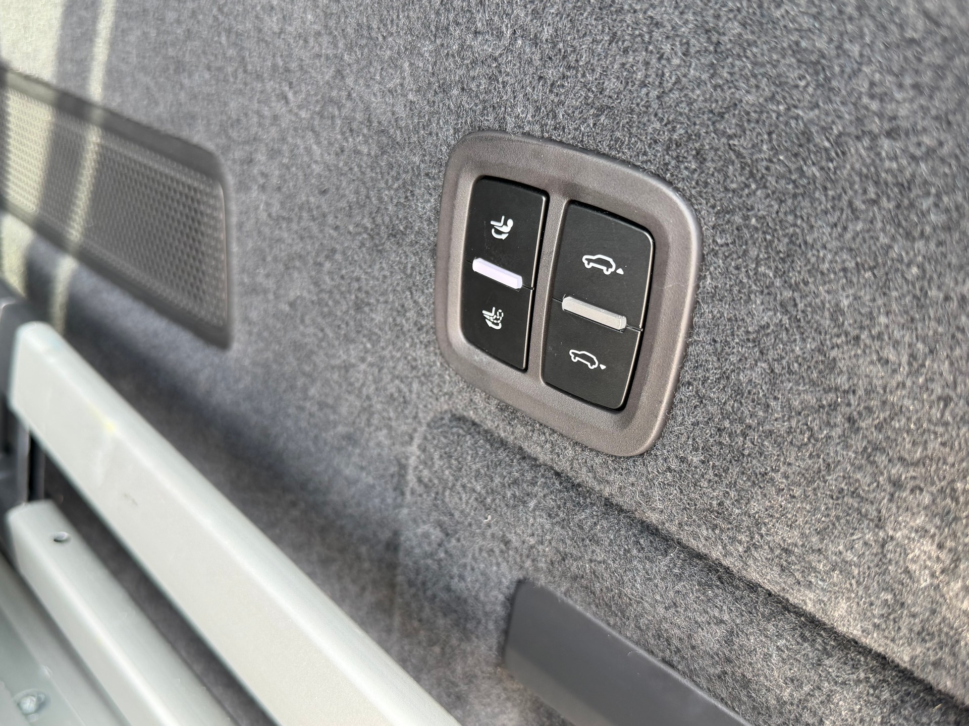 PORSCHE Cayenne E-Hybrid Tiptronic-image-15