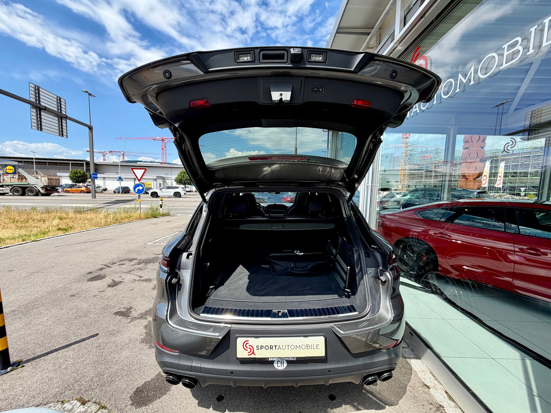 PORSCHE Cayenne E-Hybrid Tiptronic-image-12