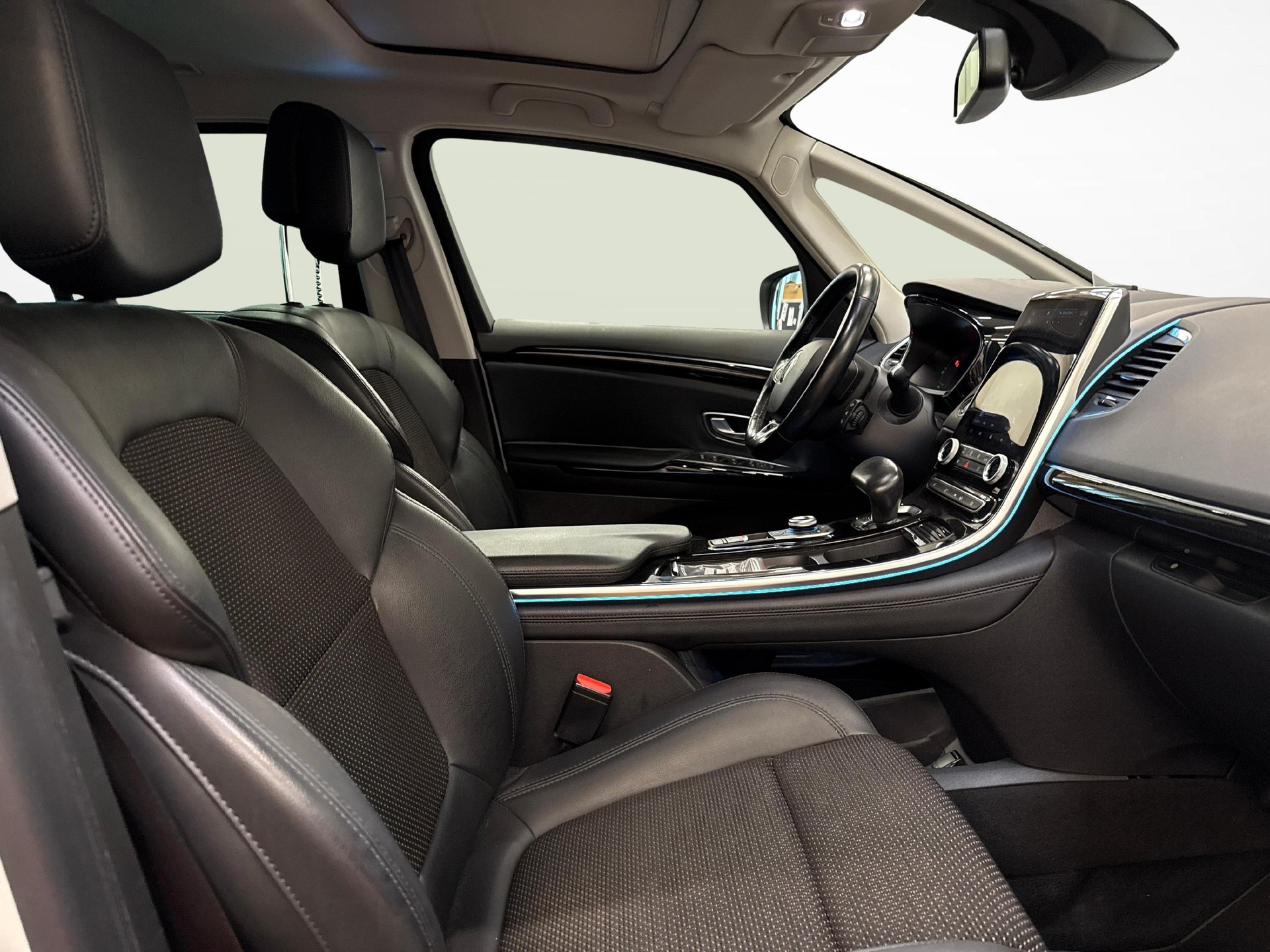 RENAULT Espace 1.8 TCe 225 Initiale EDC-image-9