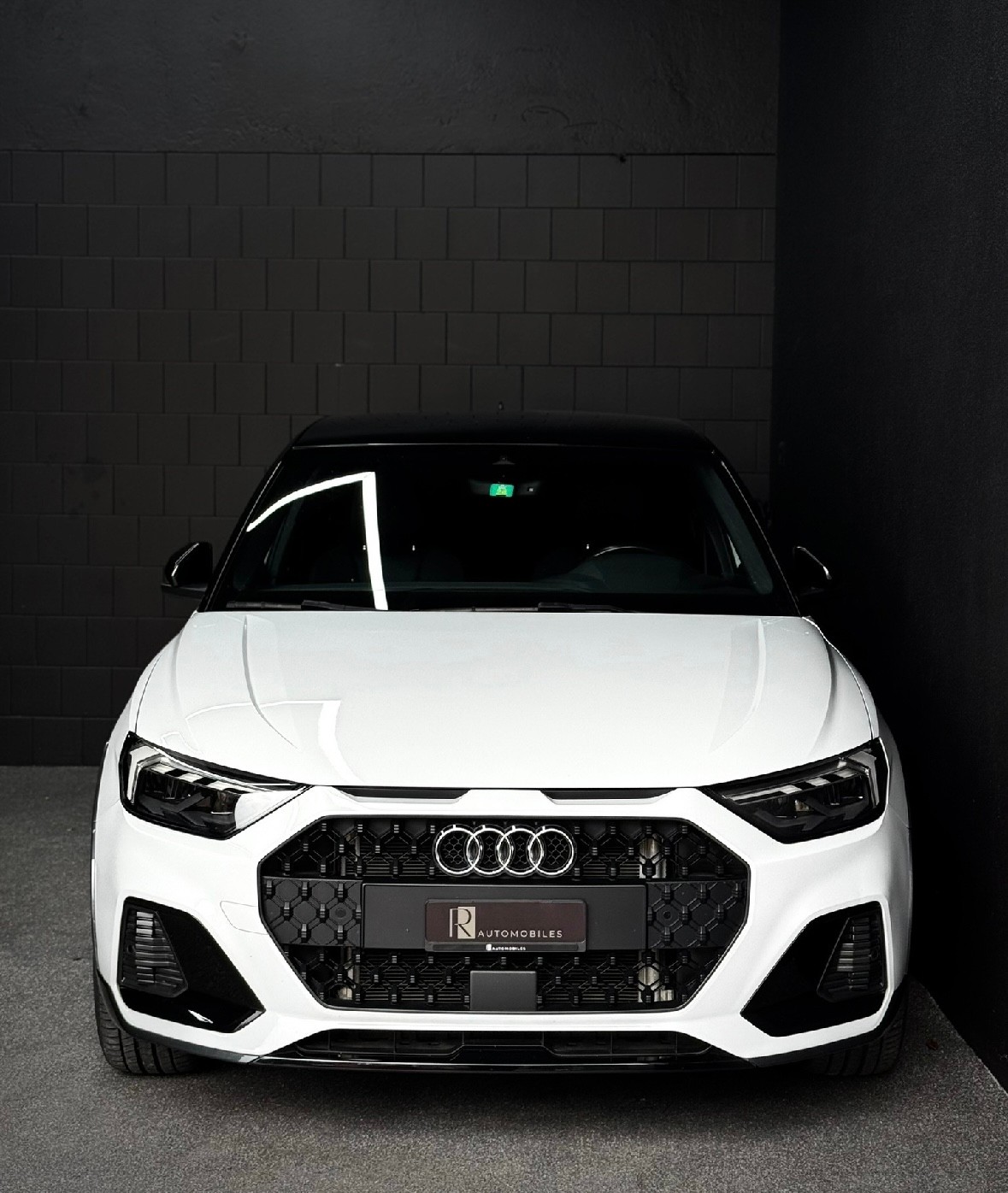 AUDI 1.5 35 TFSI City Carver S-Tronic-image-0