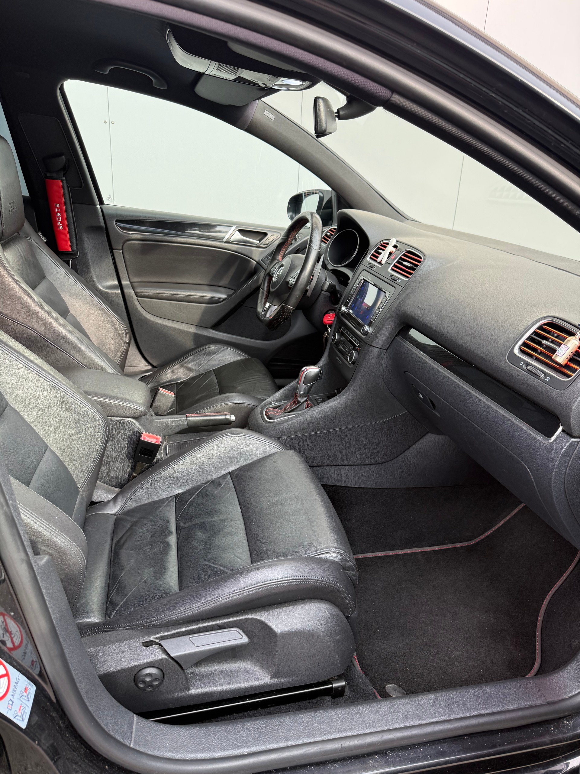 VW Golf 2.0 TSI GTI DSG-image-11