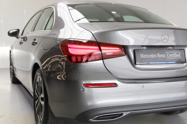 MERCEDES-BENZ A 180-showroom-element-3