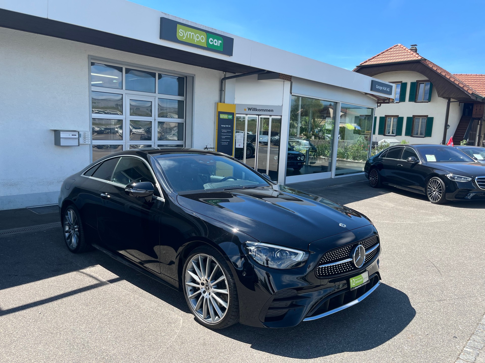 MERCEDES-BENZ E 300 Coupé AMG Line 9G-Tronic-image-0