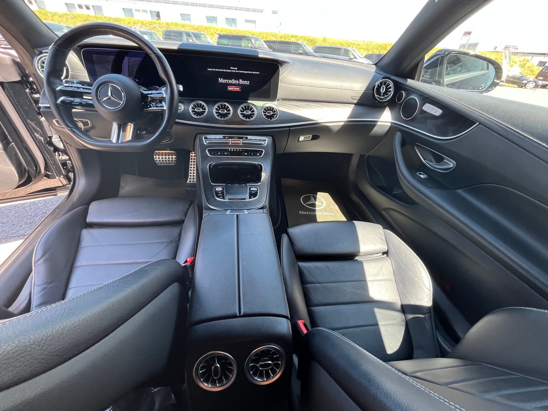 MERCEDES-BENZ E 300 Coupé AMG Line 9G-Tronic-image-6