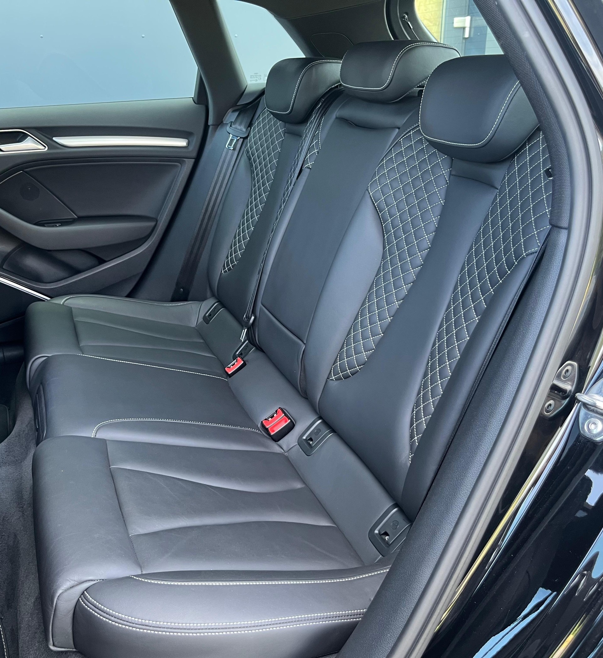 AUDI S3 Sportback 2.0 TFSI quattro S-tronic-image-9